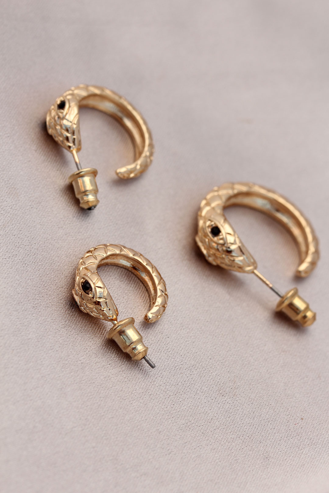 Yılan Tasarımlı Halka Model Gold Metal Küpe Seti