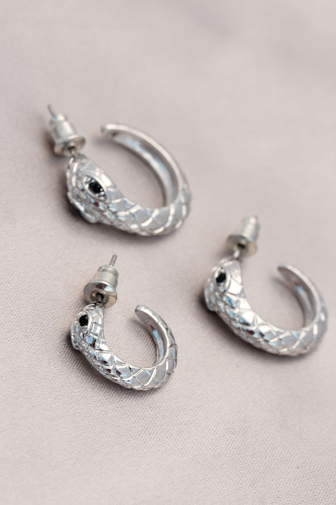 Yılan Tasarımlı Halka Model Gümüş Metal Küpe Seti