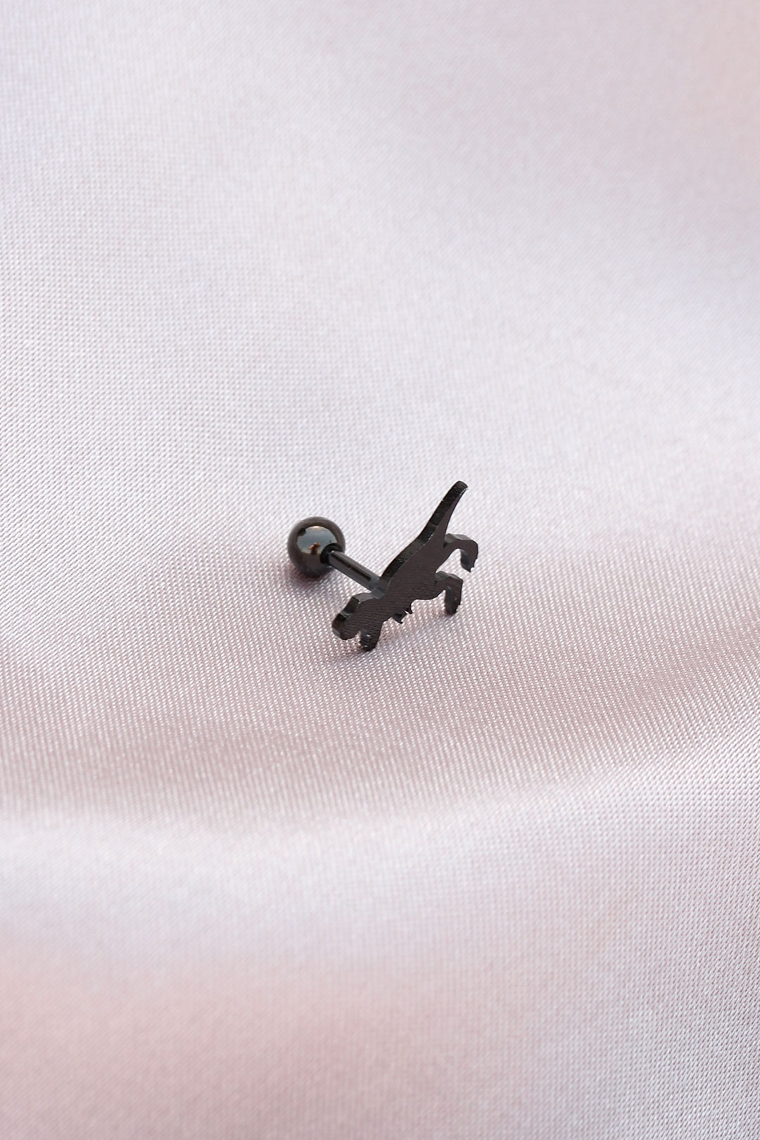 6mm Siyah Dinazor Tasarımlı 316L Cerrahi Çelik Piercing