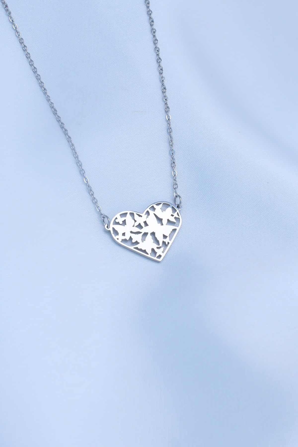 Gümüş Renk Kelebek Desen Kalp Figür Zirkon Taş Detay Çelik Kadın Kolye