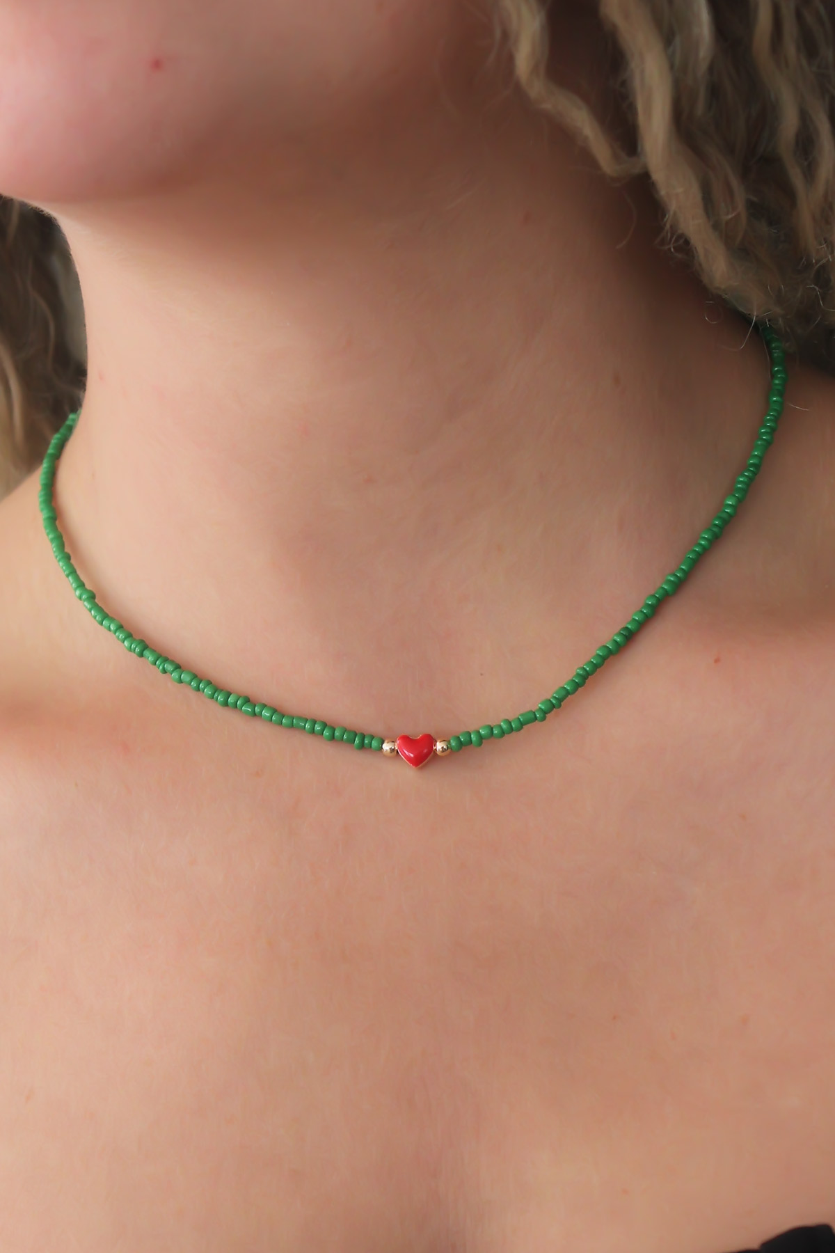 Yeşil Boncuk Model Kırmızı Kalp Figür Kadın Kolye