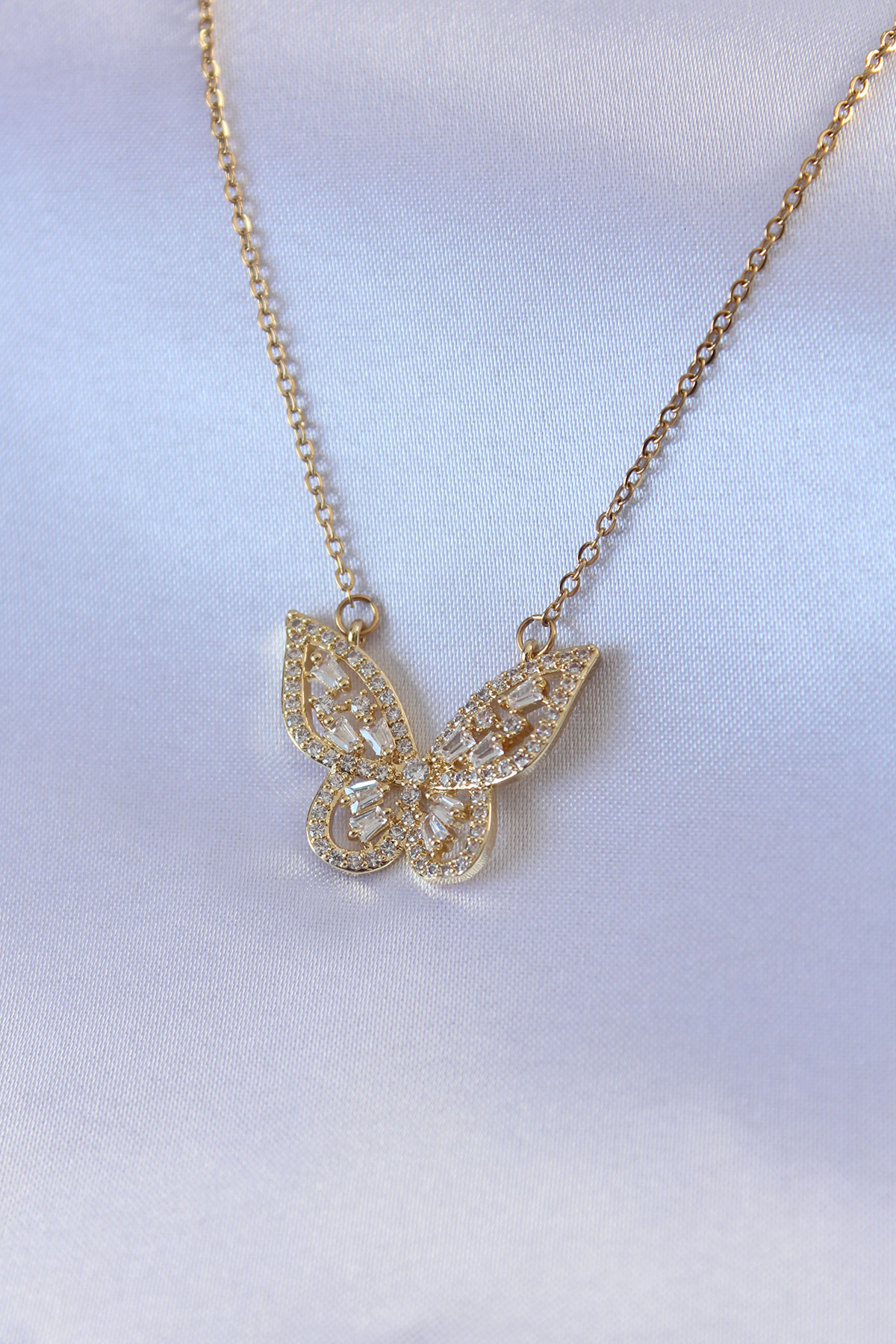 316L Çelik Gold Renk Zirkon Taşlı Kelebek Figür Kadın Kolye 316L Çelik Gold Renk Zirkon Taşlı Kelebek Figür Kadın Kolye