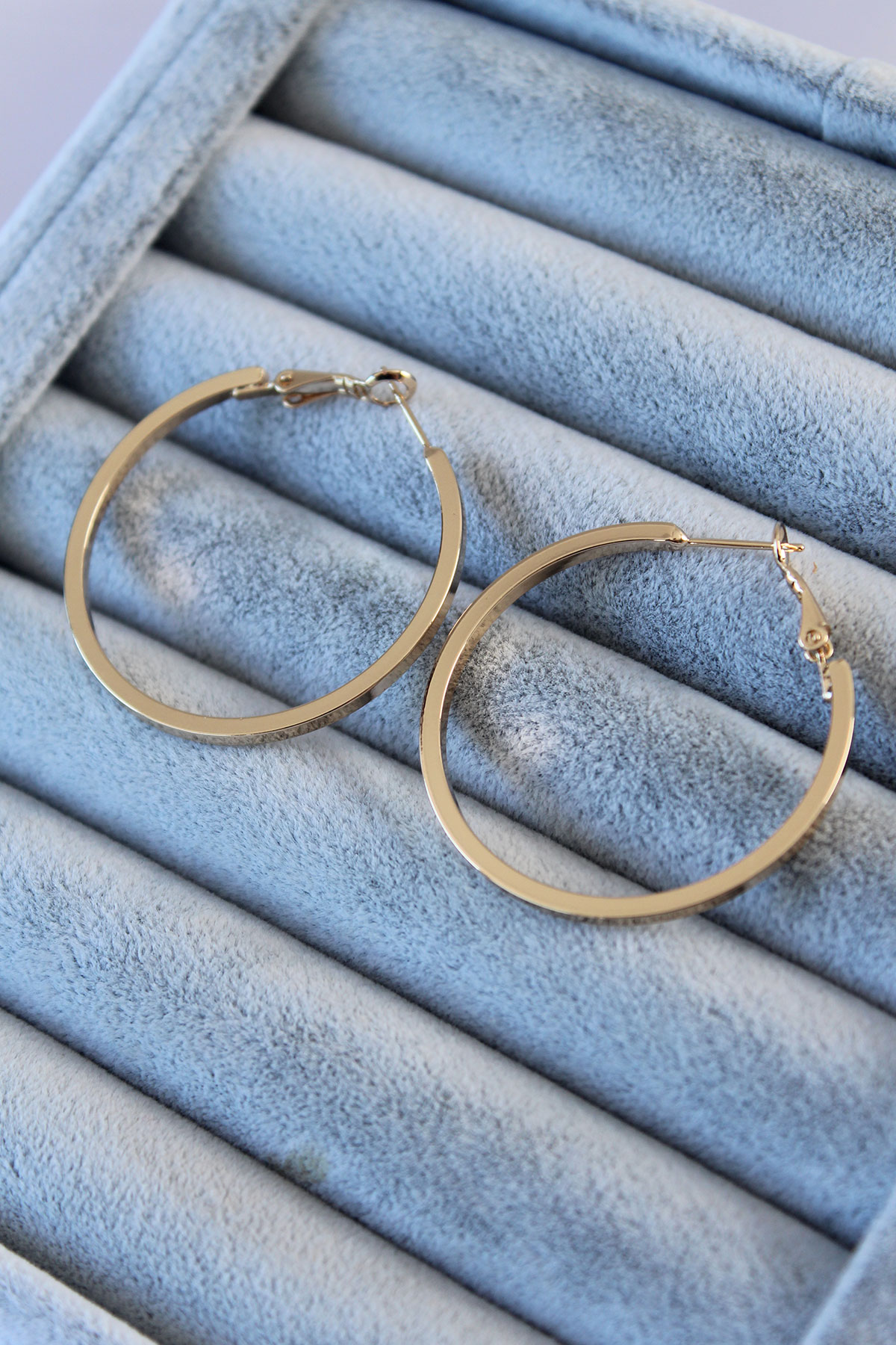 Gold Renk. Halka Model Kadın Küpe Gold Renk. Halka Model Kadın Küpe
