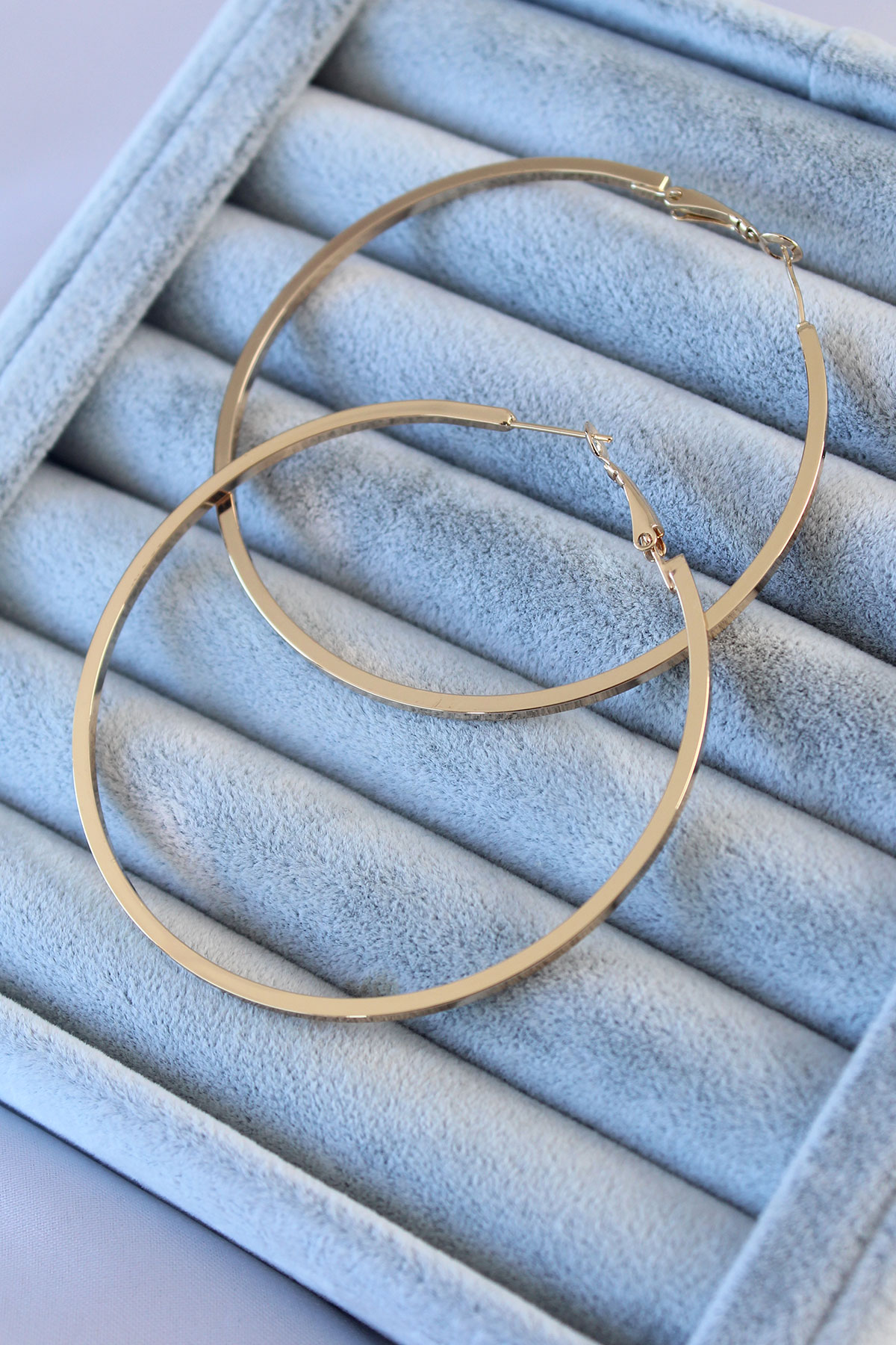 Gold Renk Halka Model Kadın Küpe Gold Renk Halka Model Kadın Küpe