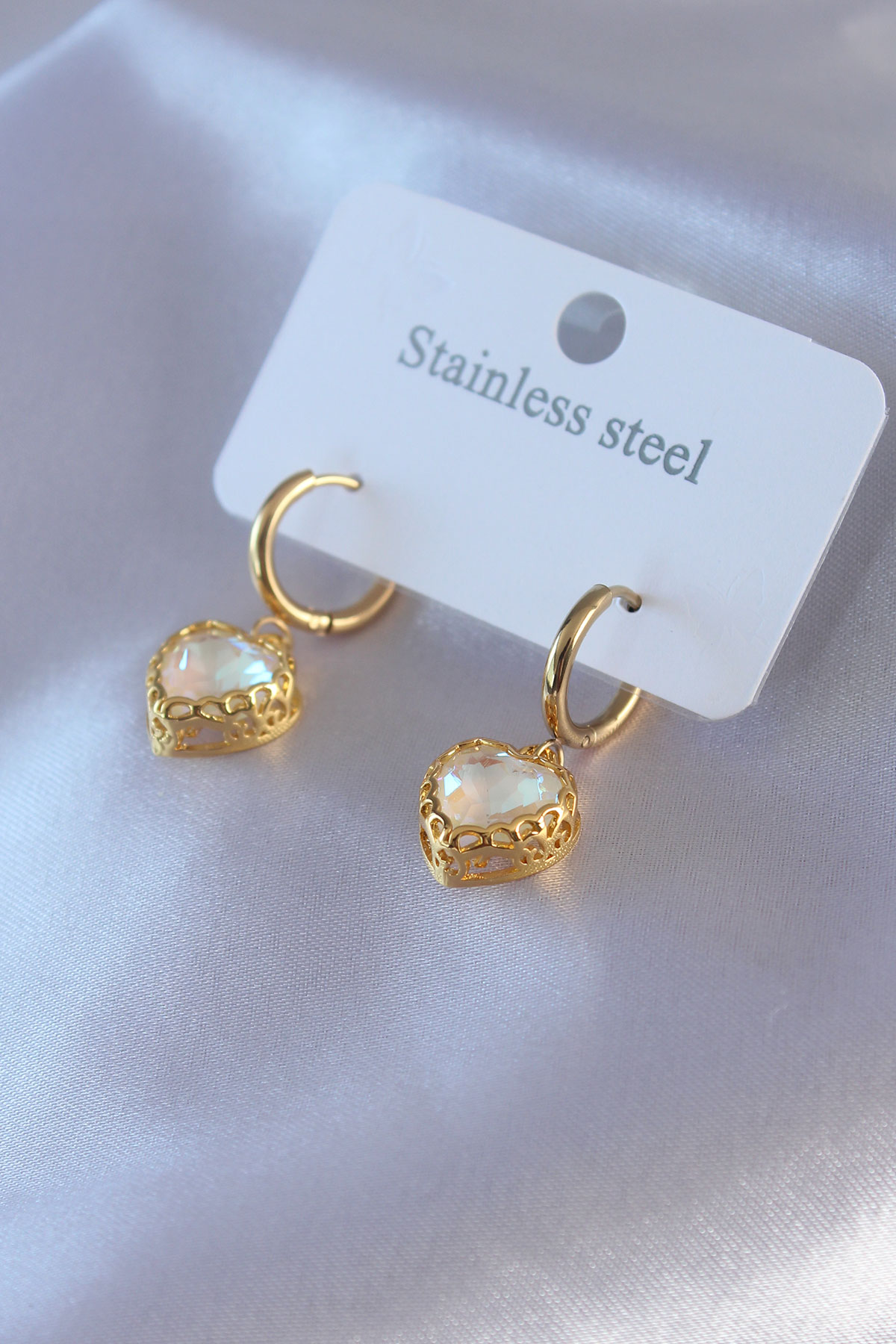 316L Çelik Gold Renk Zirkon Taşlı Kalp Model Kadın Küpe 316L Çelik Gold Renk Zirkon Taşlı Kalp Model Kadın Küpe