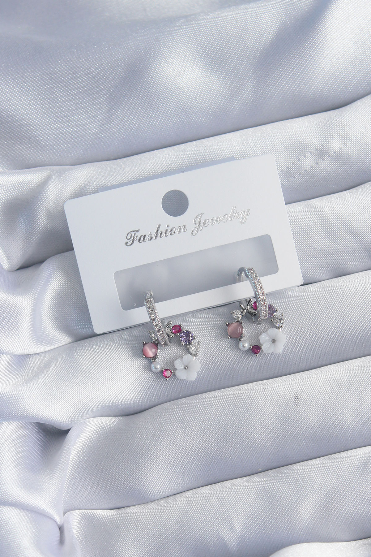 Pirinç Gümüş Renk Zirkon Taşlı Çiçek Model Kadın Küpe