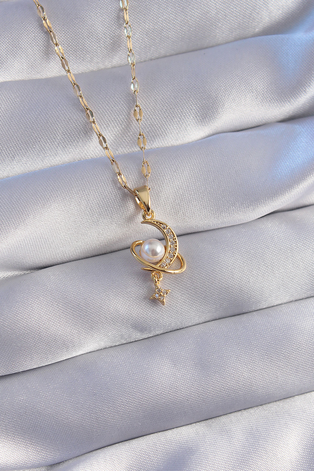 316L Çelik Zincir Gold Renk Zirkon Taşlı Sedefli Ay Figürlü Kolye 316L Çelik Zincir Gold Renk Zirkon Taşlı Sedefli Ay Figürlü Kolye