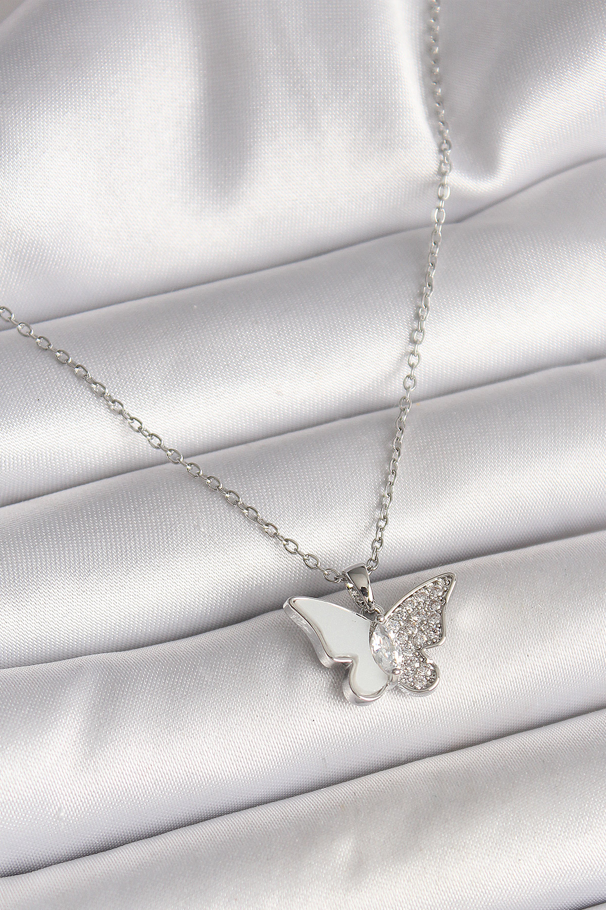 316L Çelik Gümüş Renk Zincir Zirkon Taşlı Beyaz Mineli Kelebek Model Kadın Kolye