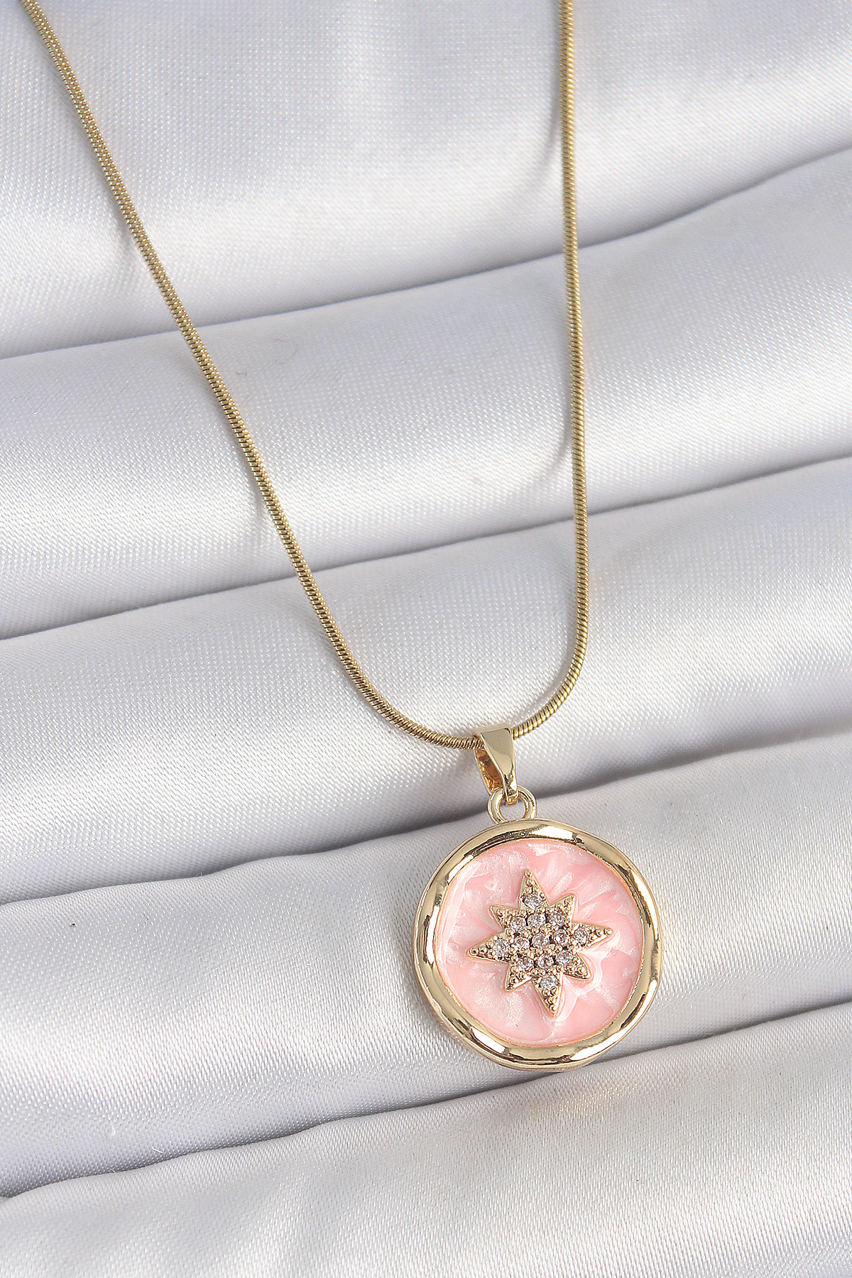 316L Çelik Gold Renk Zincir Pembe Mineli Zirkon Taşlı Kuzey Yıldız İşlemeli Madalyon Model Kadın Kolye