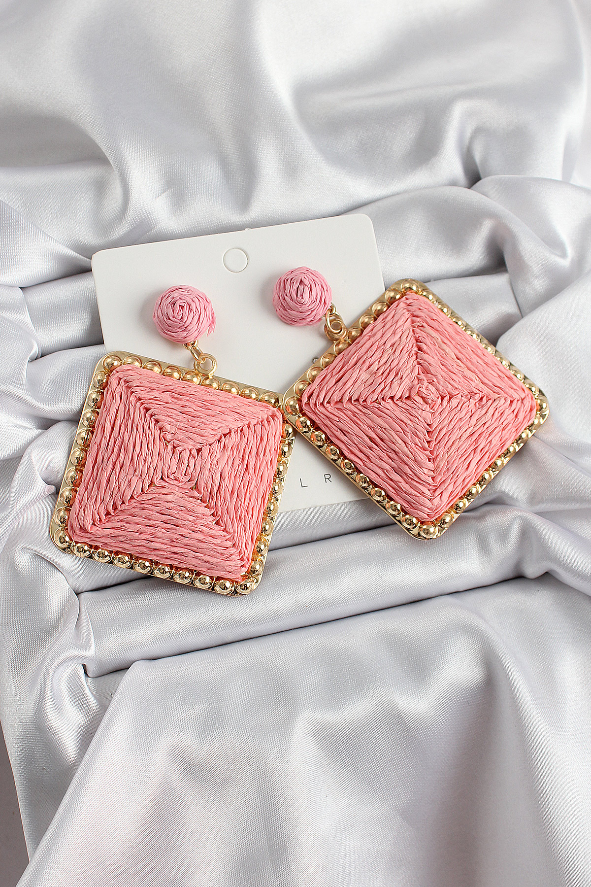 Pembe Kare Figürlü Hasır Örgü Model Gold Renk Kadın Küpe