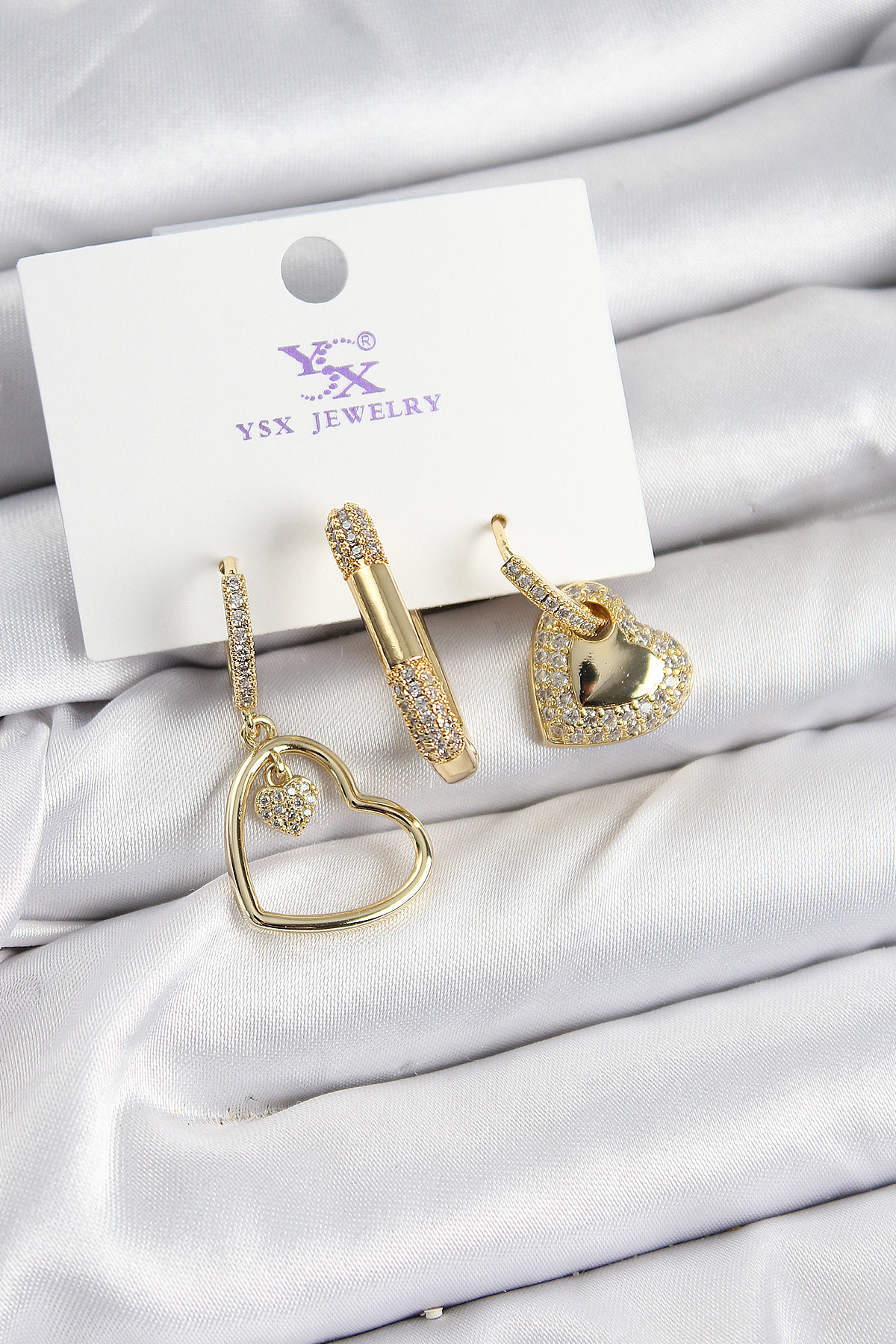 Pirinç Zi̇rkon Taşlı Kalp Model Gold Renk 3'Lü Kadın Küpe