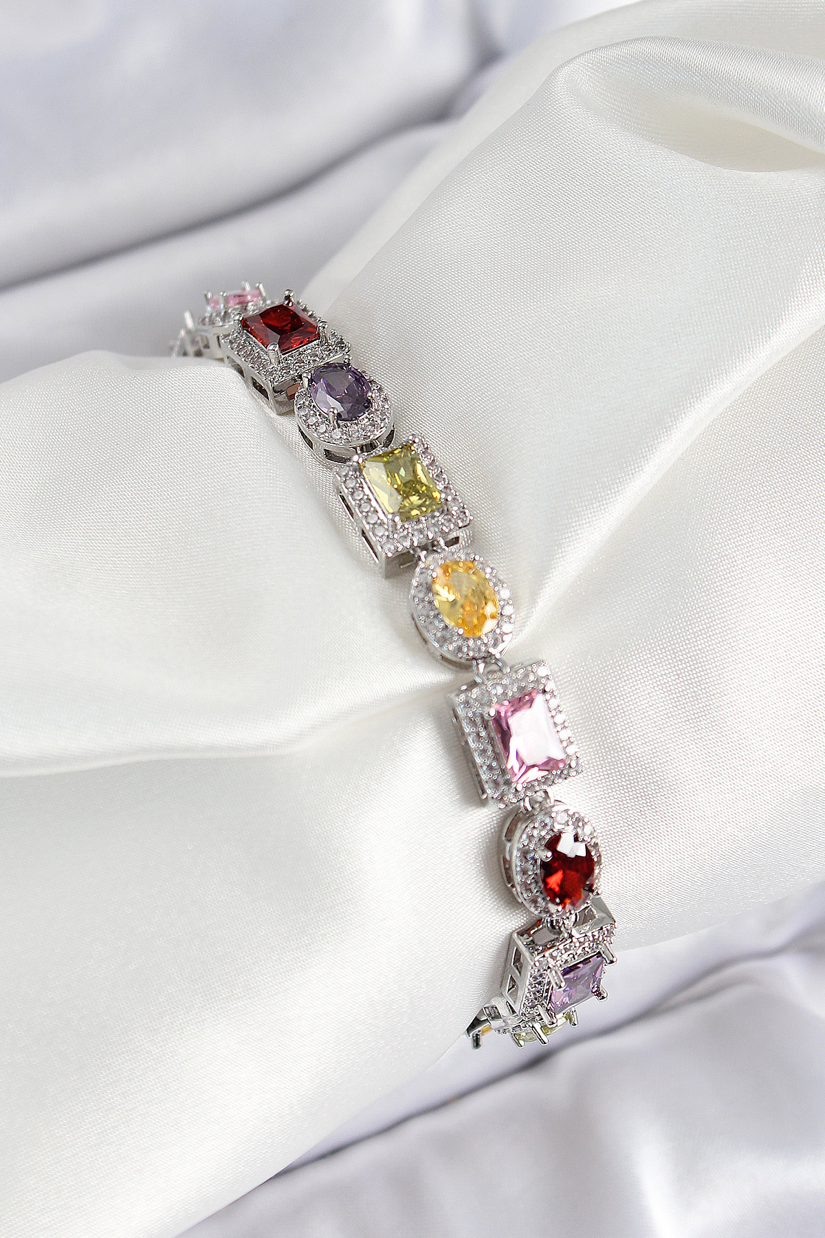 Pirinç Karışık Zirkon Taşlı Baget Model Gümüş Renk VIP Seri Kadın Bileklik