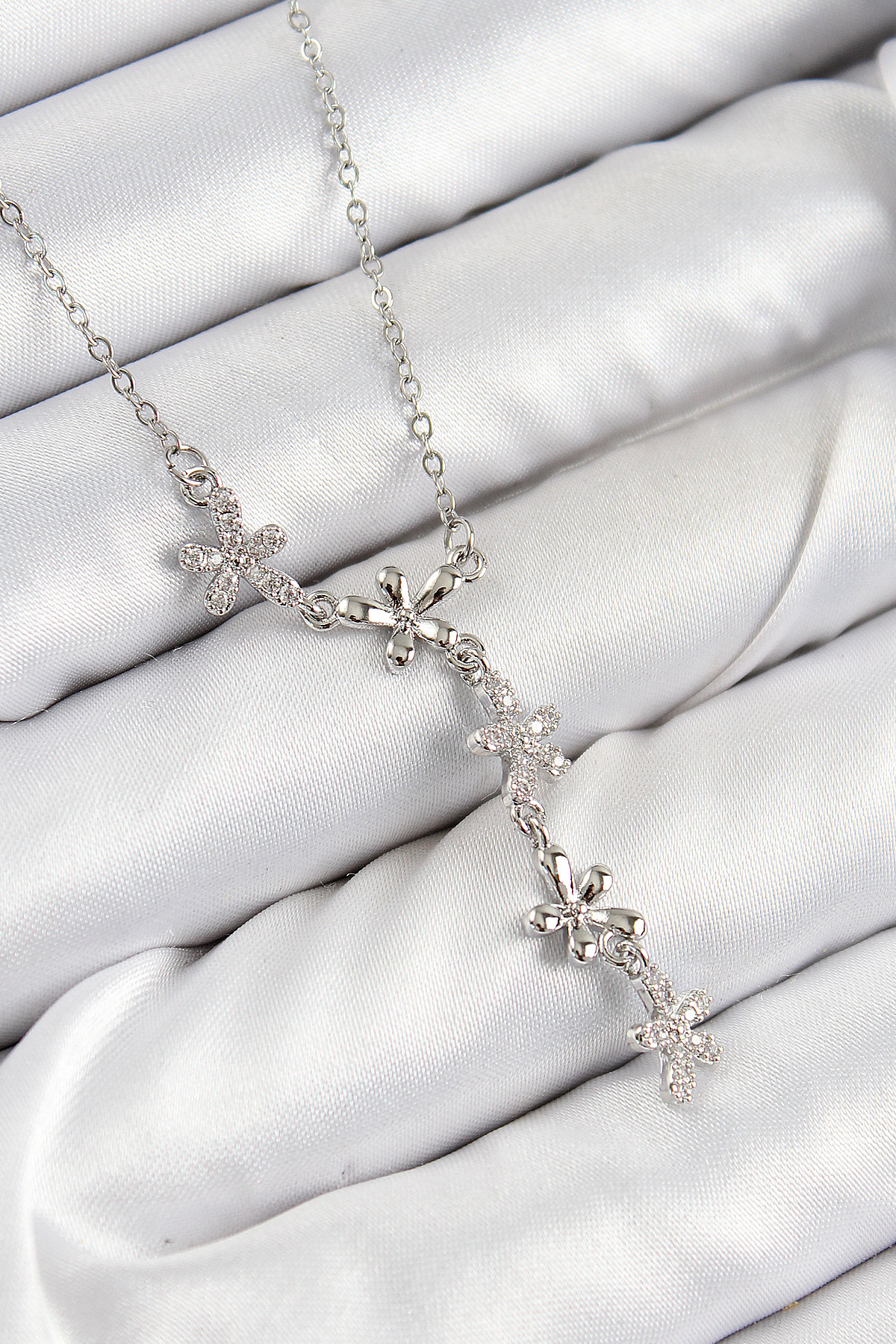 316L Çelik Zirkon Taşlı Çiçek Model Gümüş Renk Kadın Kolye