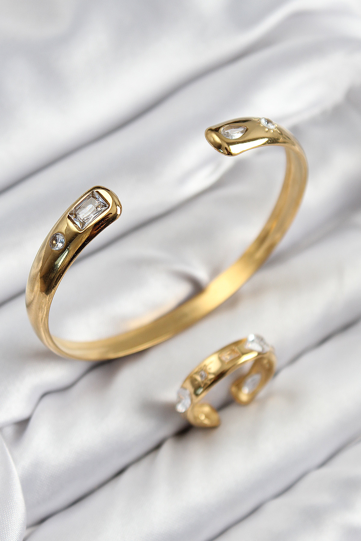 Pirinç Zirkon Taşlı Ayrık Model Gold Renk Bileklik Yüzük Set