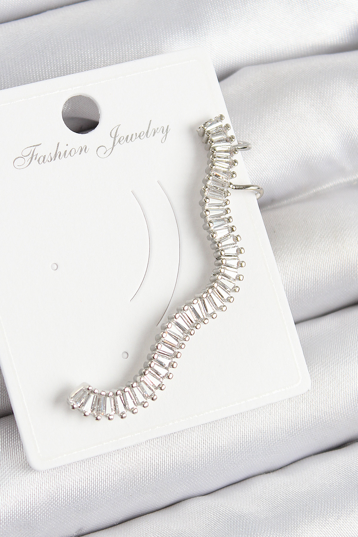 Pirinç Su Yolu Model Gümüş Renk Sağ Kıkırdak Küpe