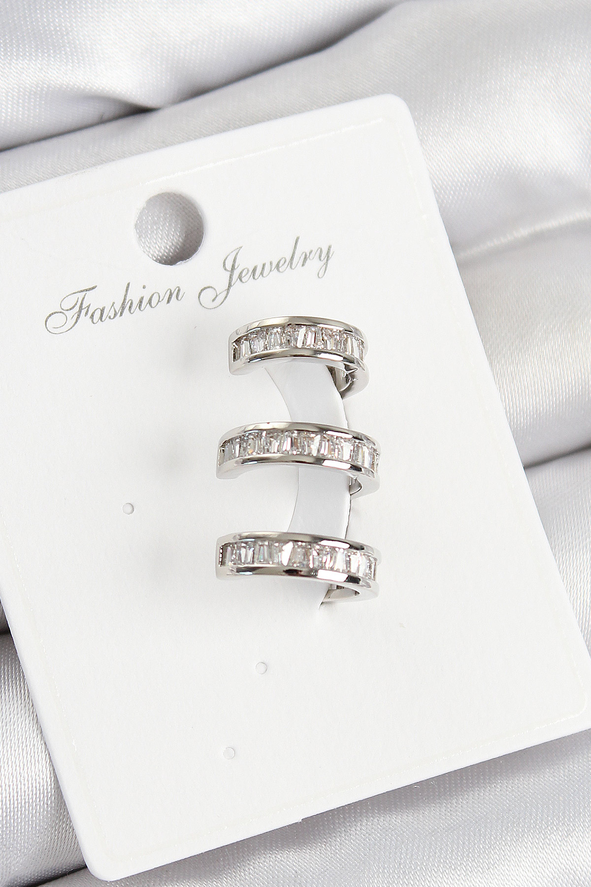 Pirinç Su Yolu Model Gümüş Renk Sağ Kıkırdak Küpe