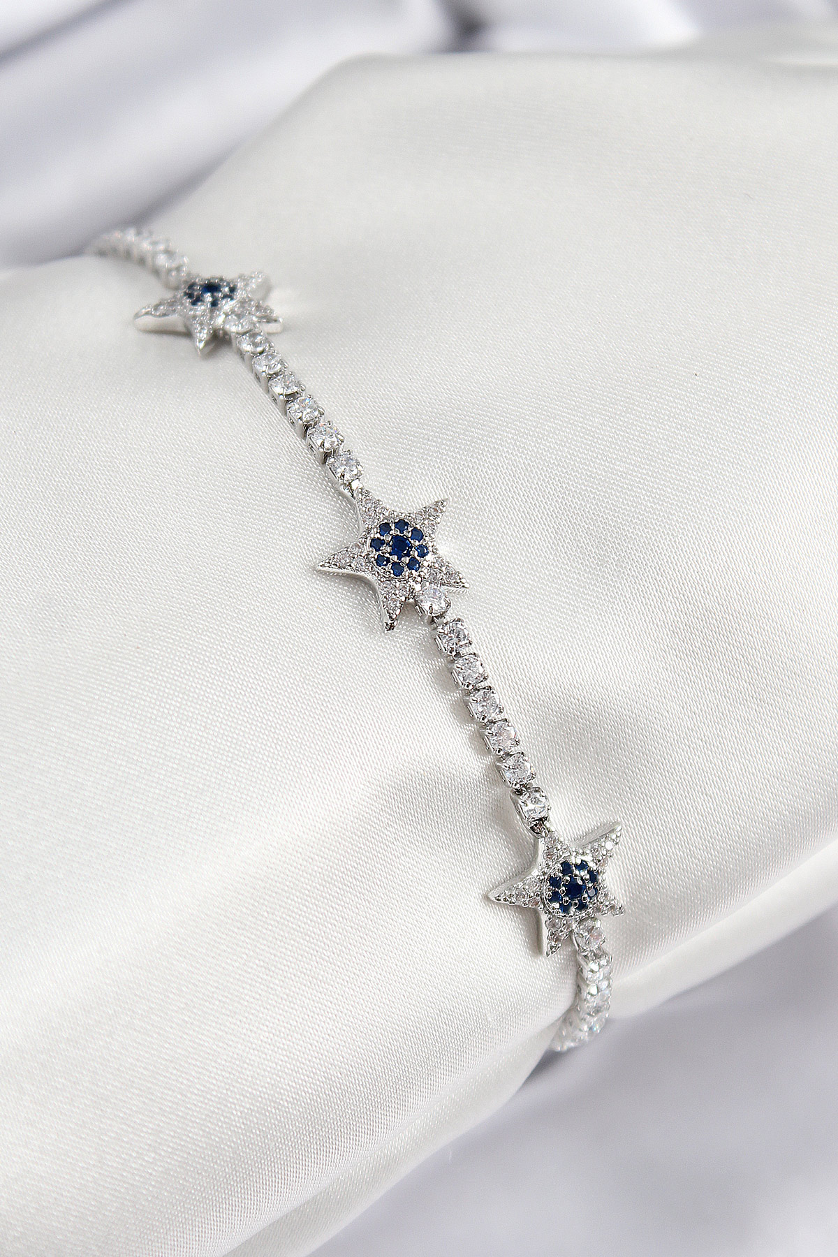 Pirinç Zirkon Taşlı Yıldız Model Gümüş Renk Kadın Bileklik