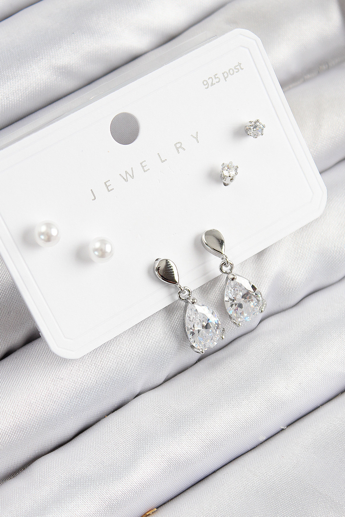 Pirinç Zirkon Taşlı Sallantılı Damla Model Gümüş Renk 925 Ayar Gümüş Çivi Kadın Küpe Set