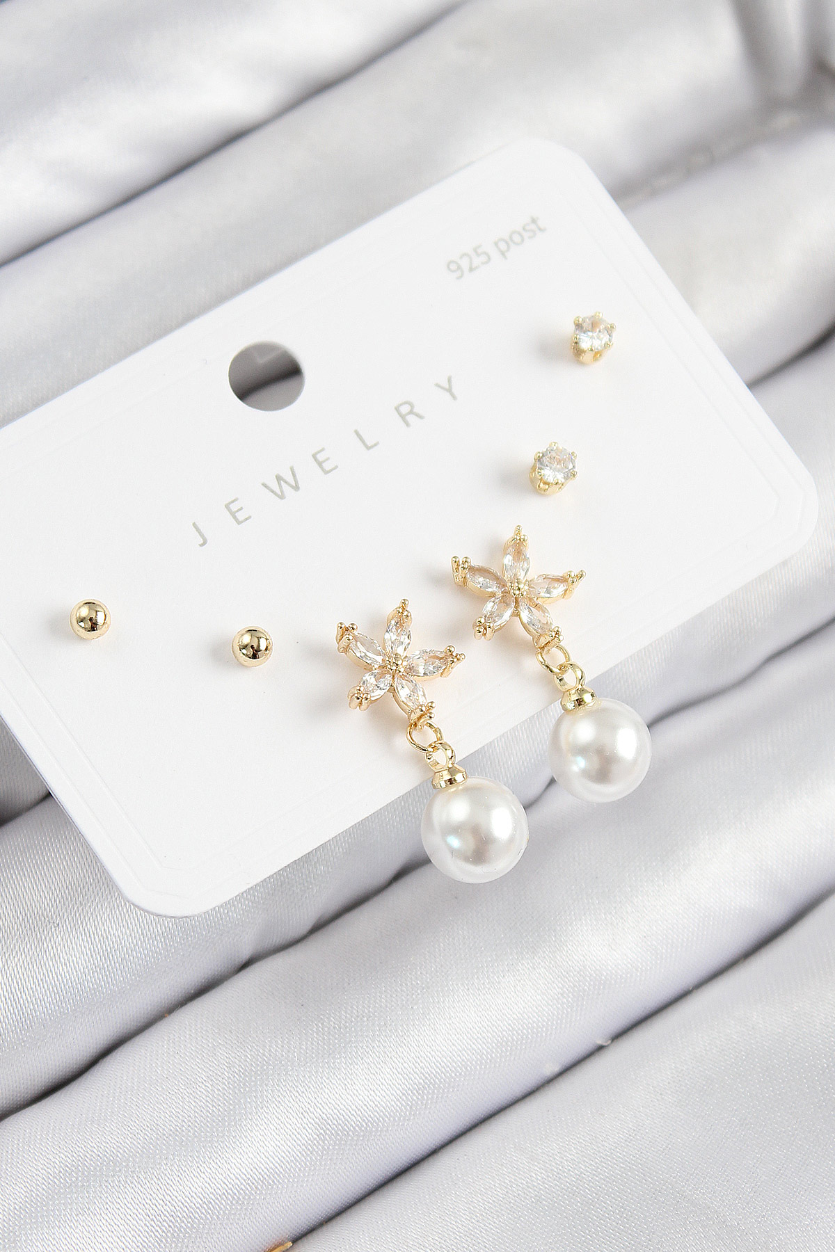 Pirinç Zirkon Taşlı İnci Sallantılı Çiçek Model Gümüş Renk 925 Ayar Gümüş Çivi Kadın Küpe Set