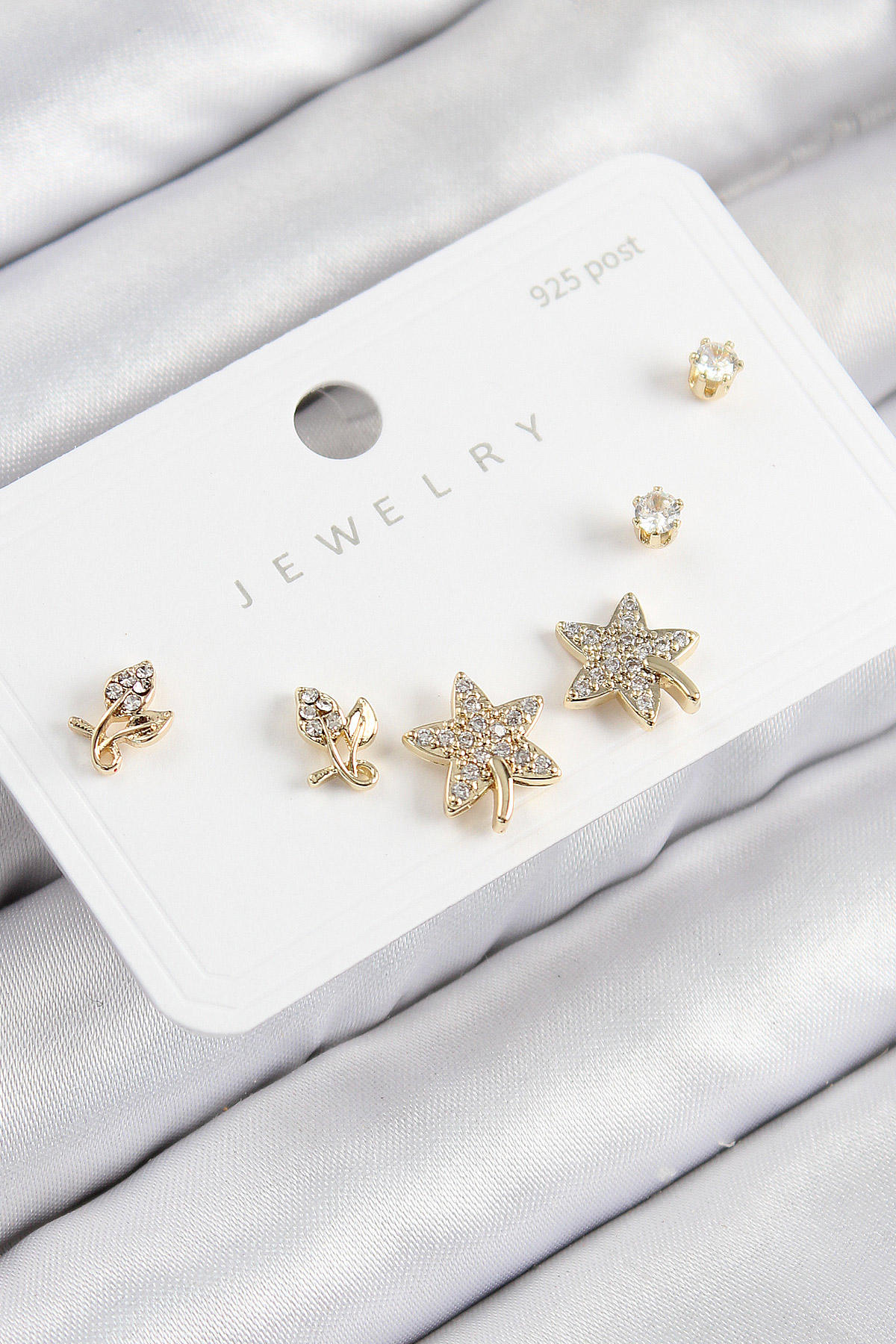 Pirinç Zirkon Taşlı Yıldız Ve Gül Model Gold Renk 925 Ayar  Çivi Kadın Küpe Set