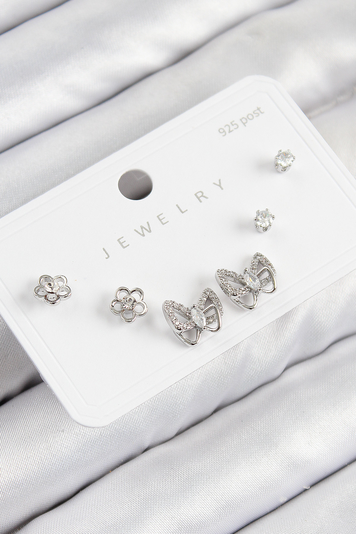 Pirinç Zirkon Taşlı Kelebek Model Gümüş Renk 925 Ayar Gümüş Çivi Kadın Küpe Set