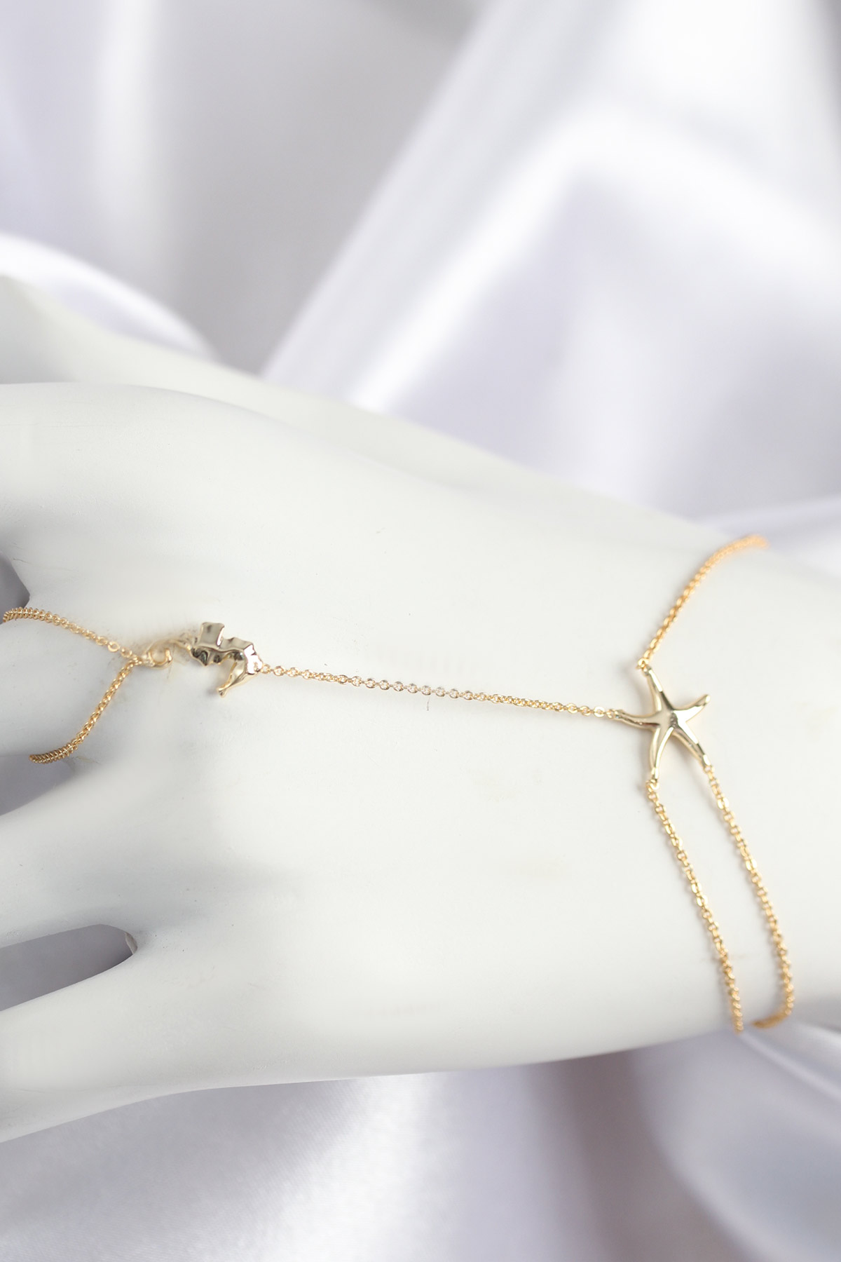 Pirinç Zirkon Taşlı Deniz Atı Ve Yıldız Model Gold Renk Şahmeran