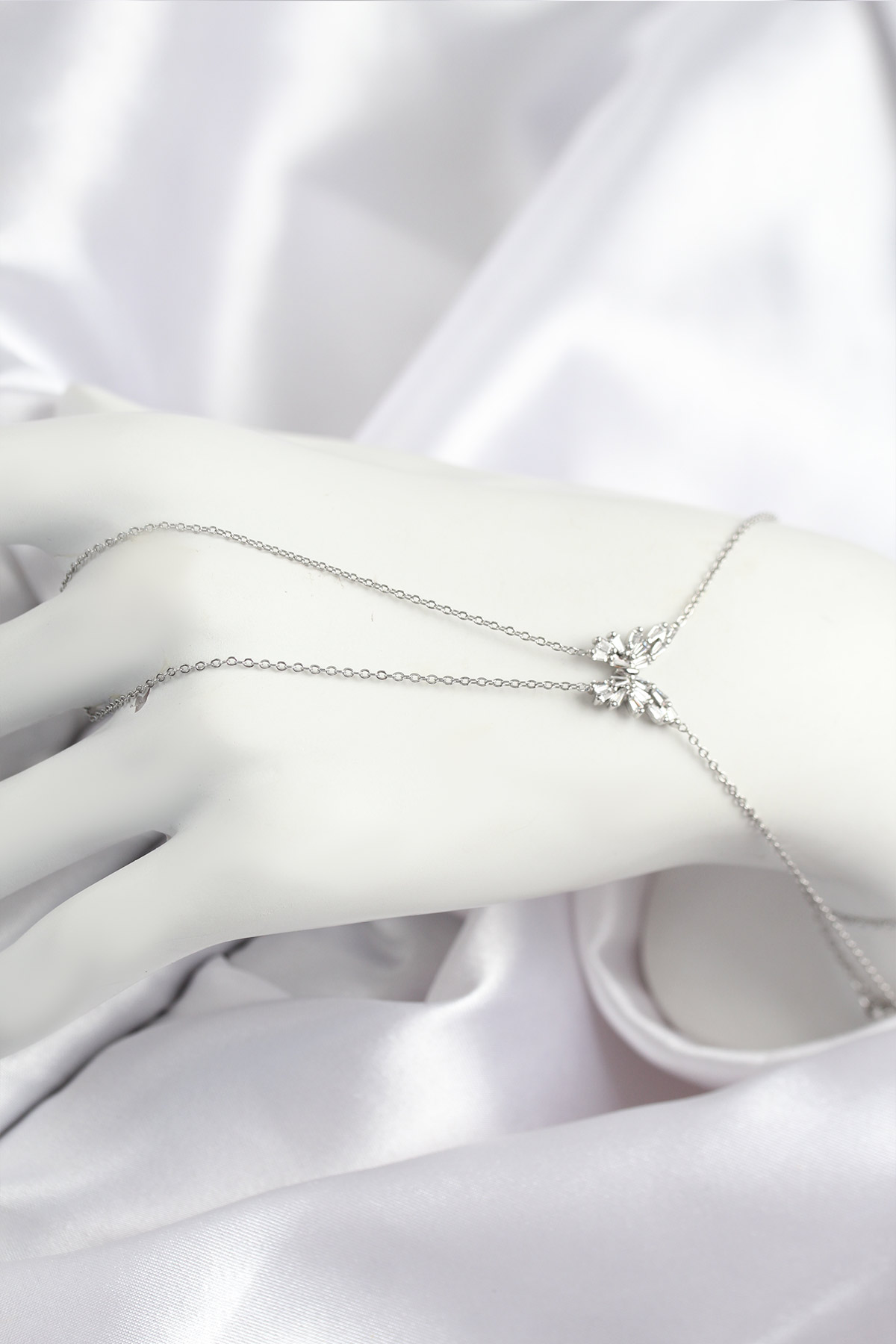 Pirinç Zirkon Taşlı Kelebek Model Gümüş Renk Şahmeran