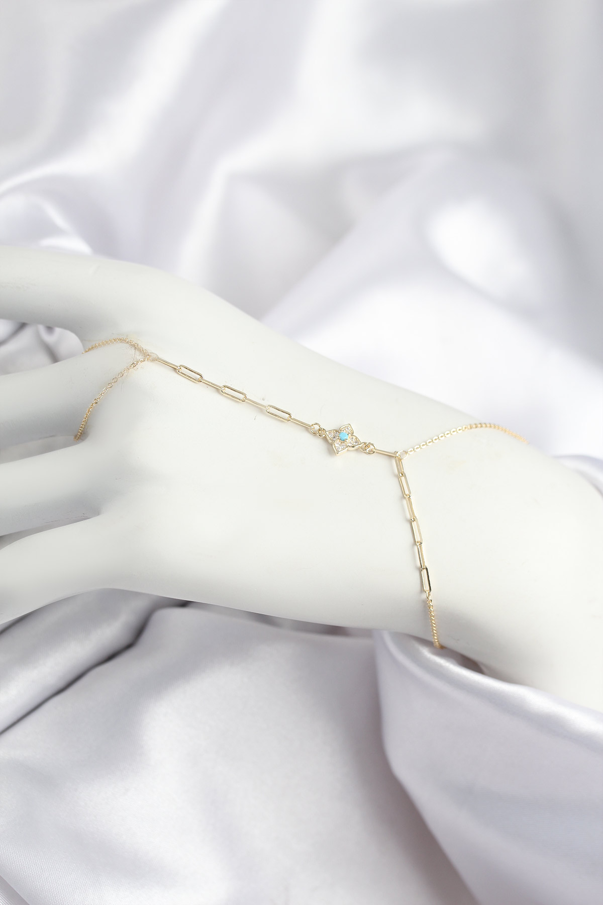 Pirinç Zirkon Taşlı Mavi Boncuklu Yonca Model Gold Renk Şahmeran