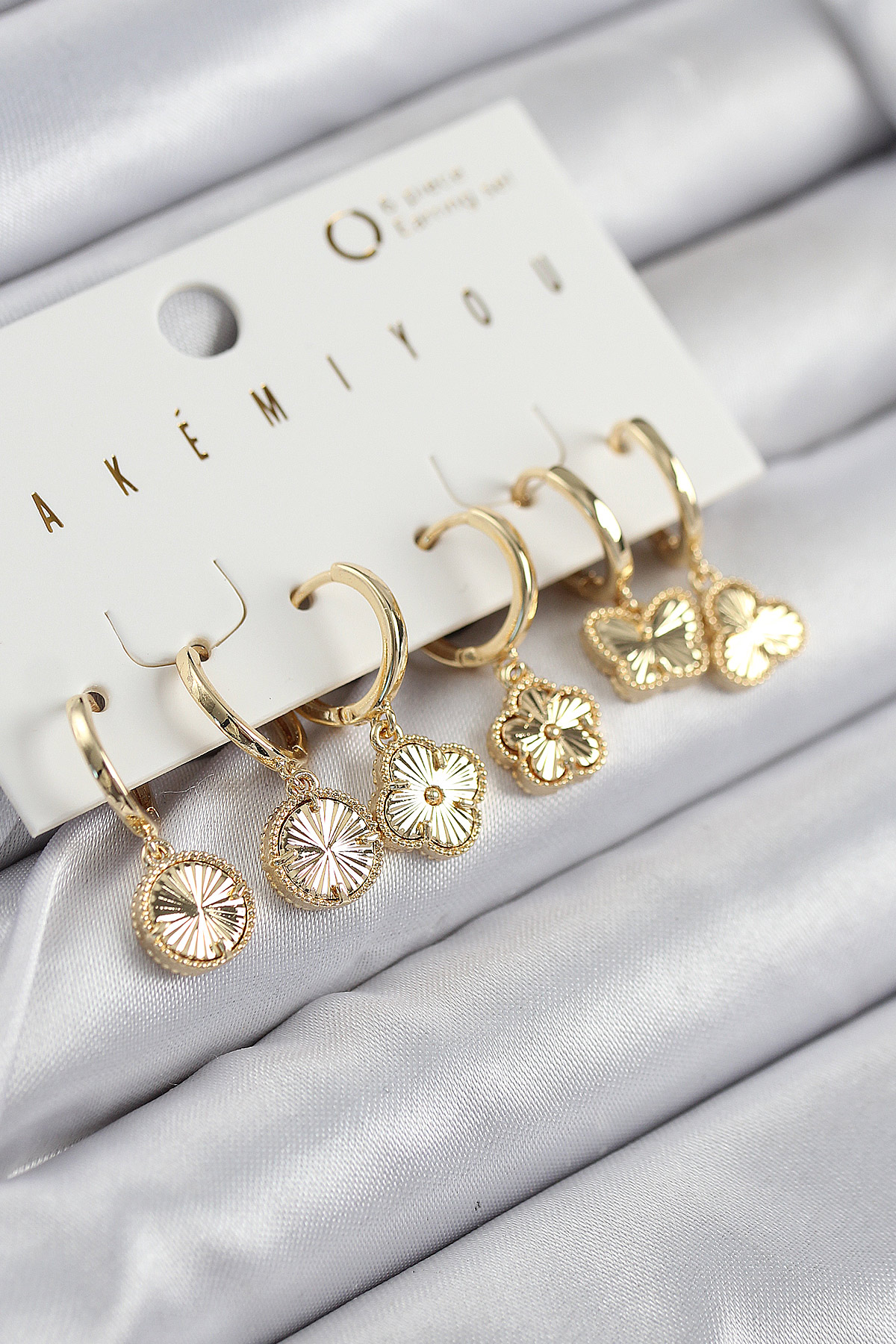 Pirinç Zirkon Taşlı Yonca Model Gold Renk 6'Lı Küpe Set