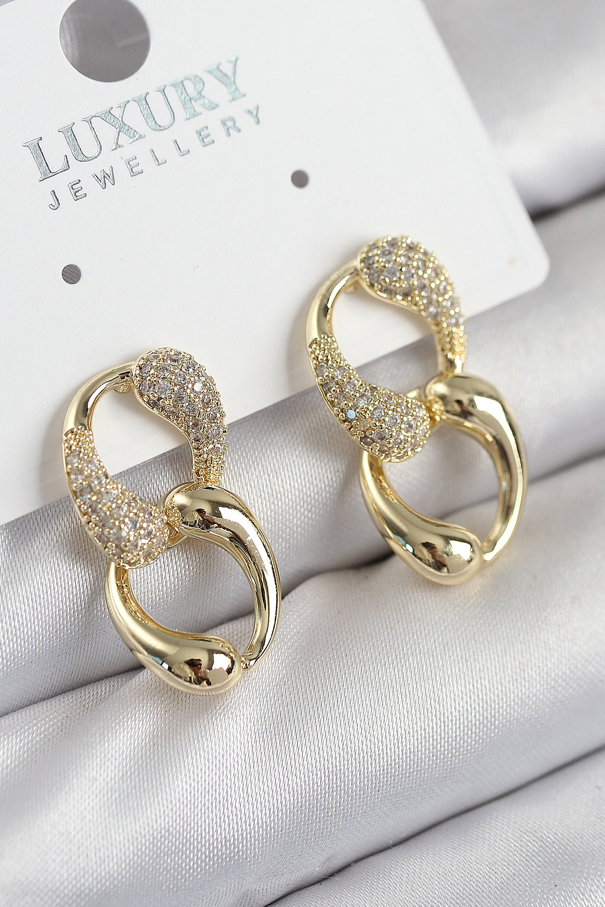 Pirinç Zirkon Taşlı Zincir Model Gold Renk Kadın Küpe