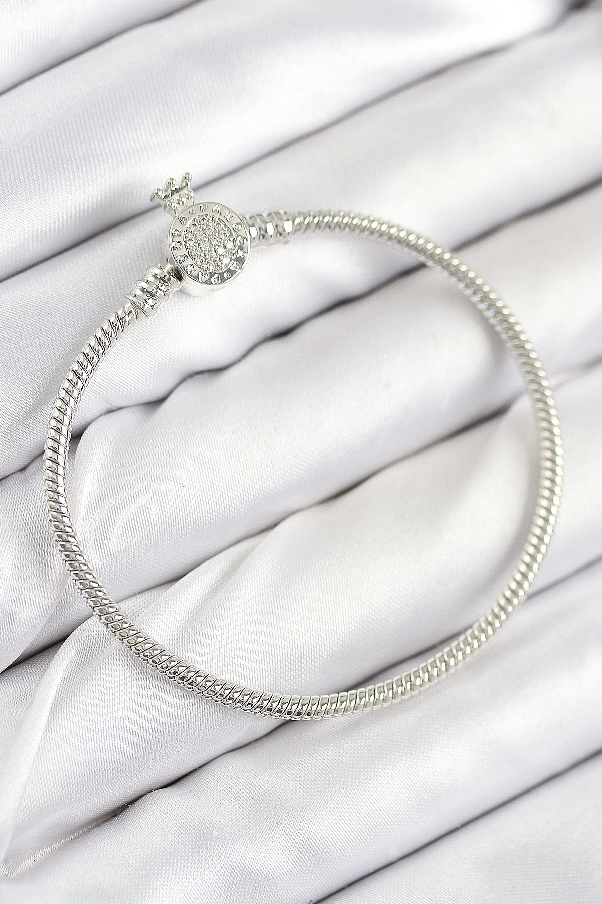 Pirinç Charm Zirkon Taşlı Taç Model Gümüş Renk Kadın Bileklik