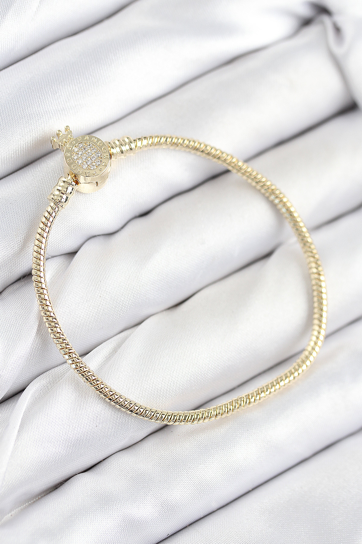 Pirinç Charm Zirkon Taşlı Taç Model Gold Renk Kadın Bileklik