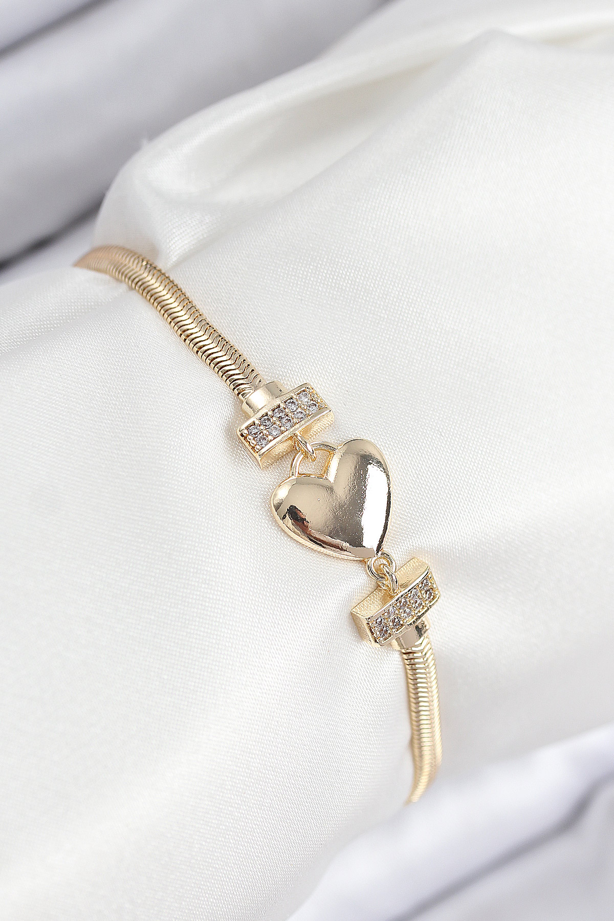 Pirinç Zirkon Taşlı Kalp Model Gold Renk Kadın Bileklik