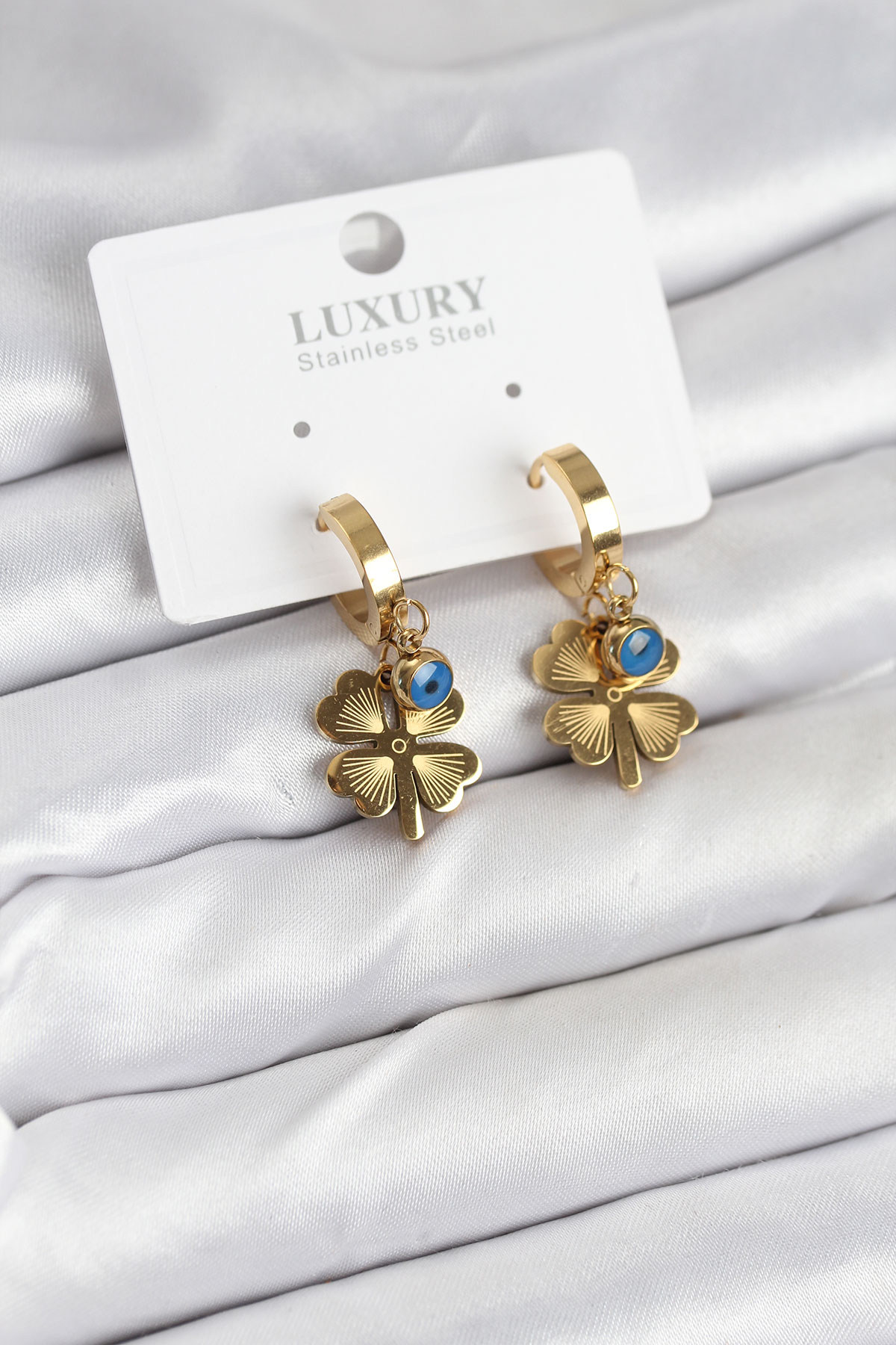 Çelik Nazarlı Yonca Model Kadın Küpe