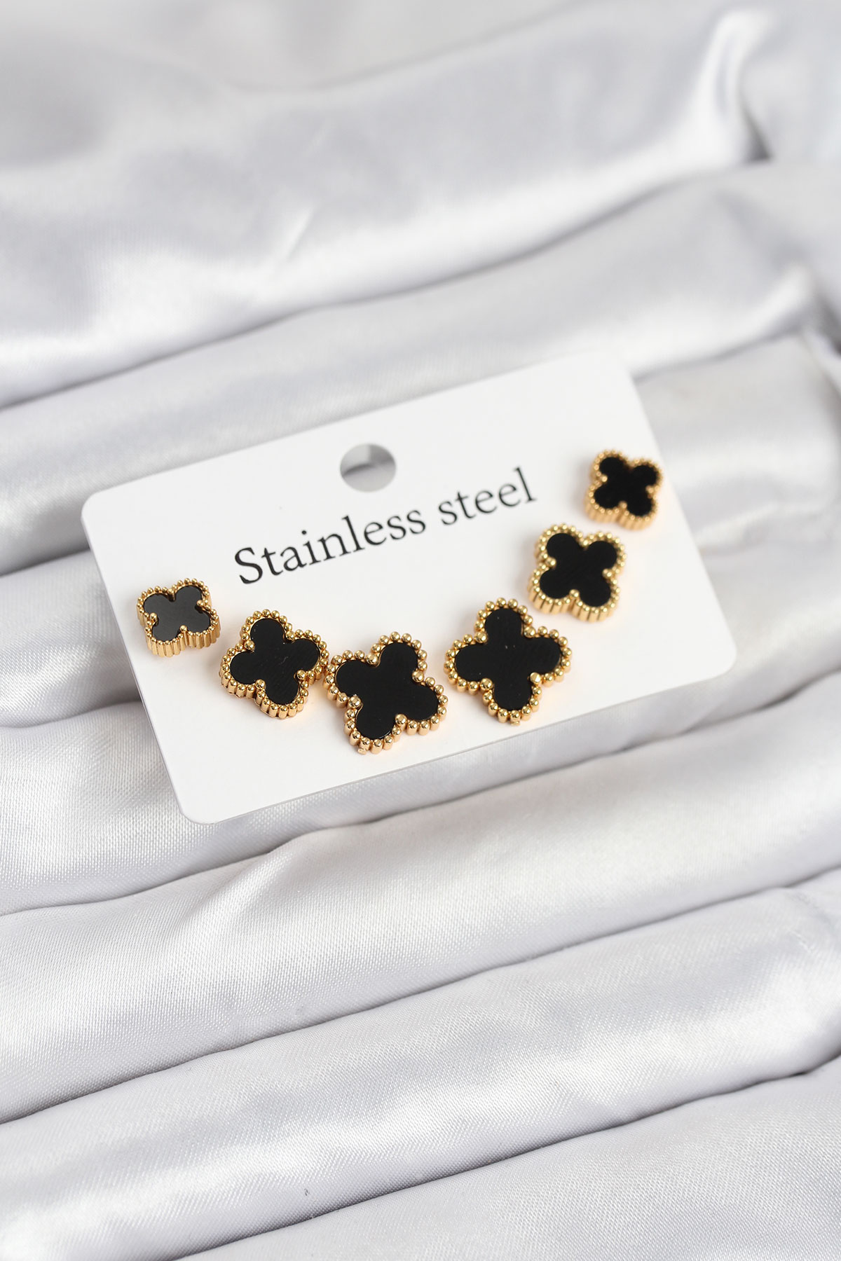 Çelik Gold Siyah Renk 3 Boy Yonca Küpe Seti