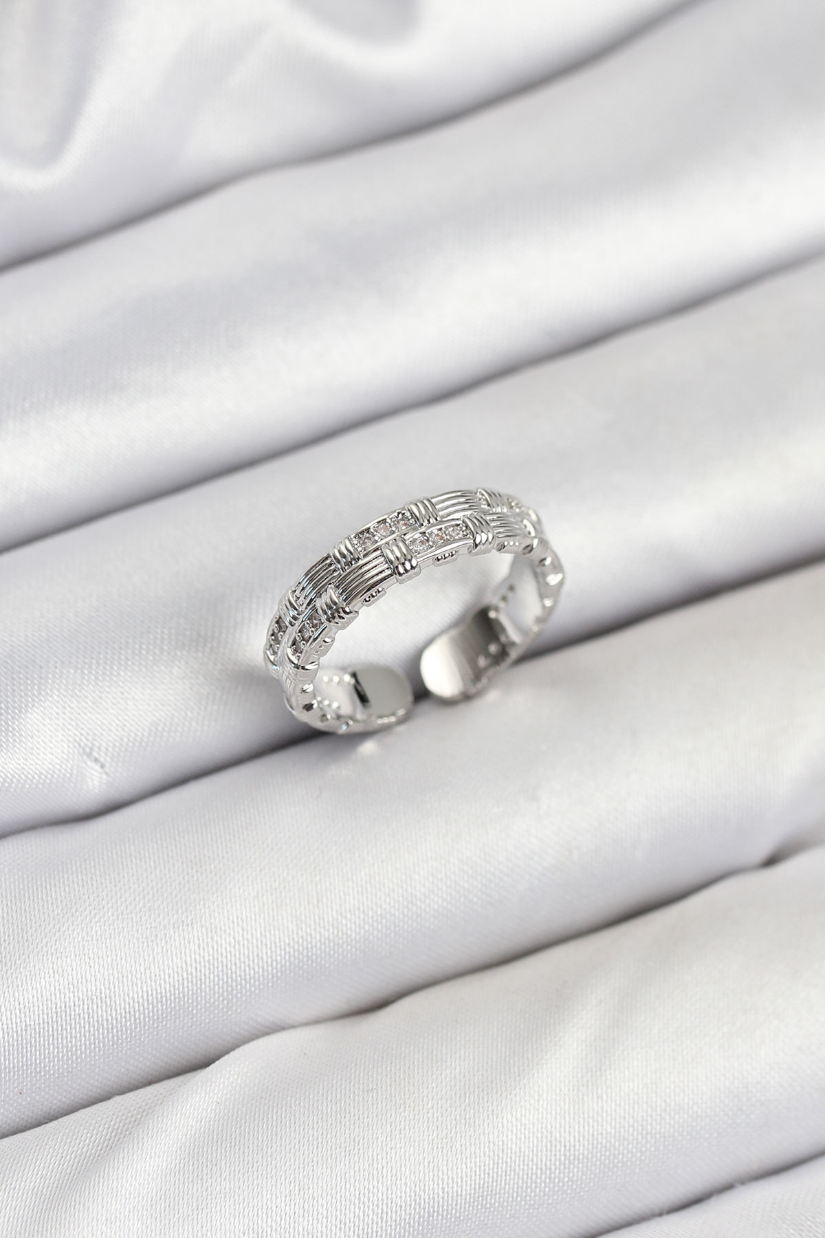 Pirinç Gümüş Renk Zirkon Taşlı Sırım Kadın Yüzük