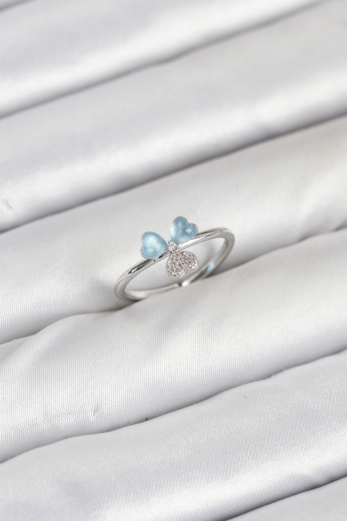 Pirinç Gümüş Renk Yonca Model Kadın Yüzük