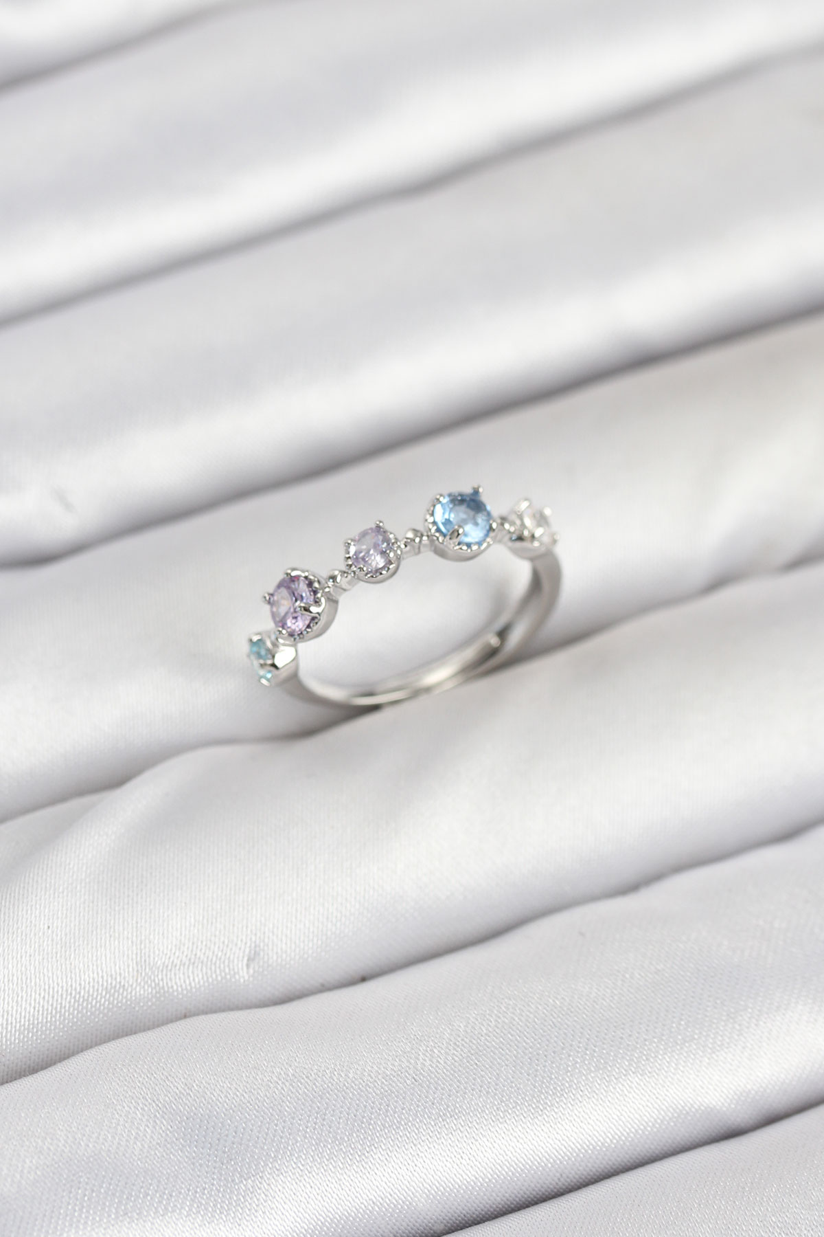 Pirinç Gümüş Renk Renkli Zirkon Taşlı Kadın Yüzük