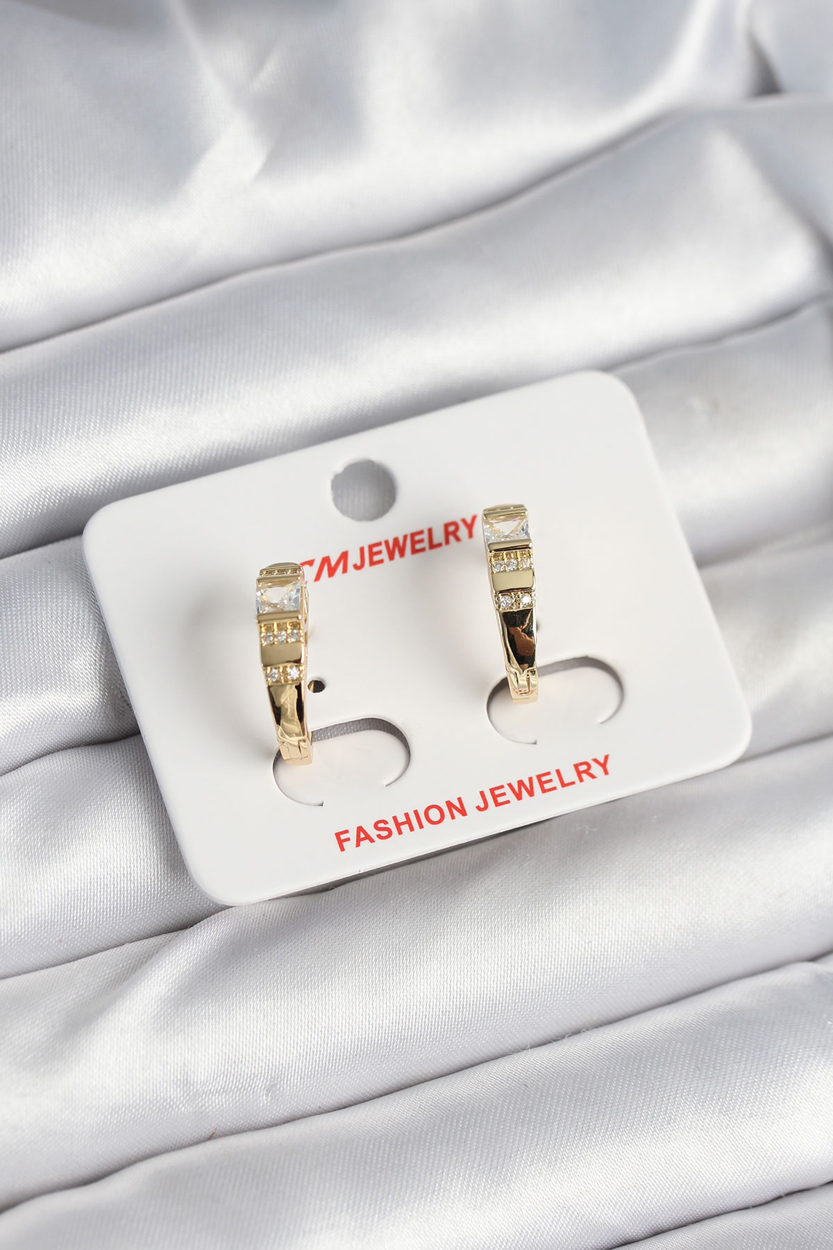 Pirinç Gold Renk Zirkon Taşlı Vintage Kadın Küpe