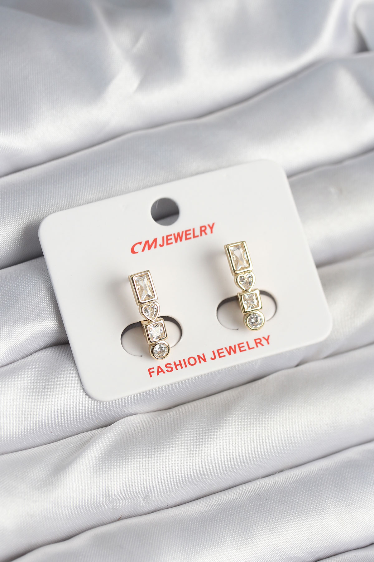 Pirinç Gold Renk Zirkon Taşlı Vintage Kadın Küpe