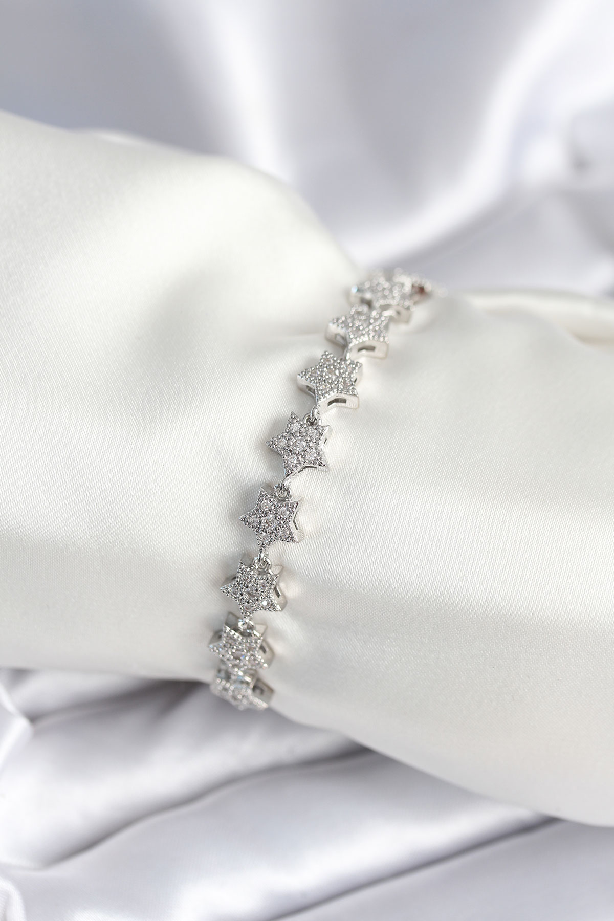 Pirinç Gümüş Renk Yıldız Model Kadın Bileklik