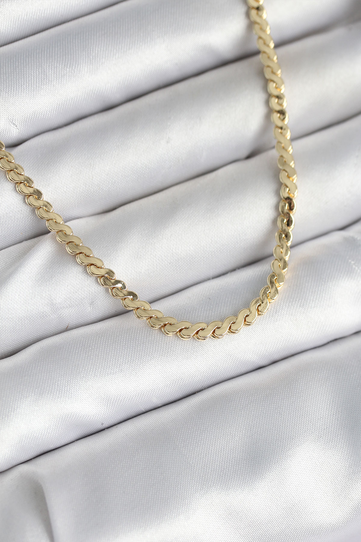 60 Cm Gold Renk Pirinç Yassı Zincir Model Kadın Kolye