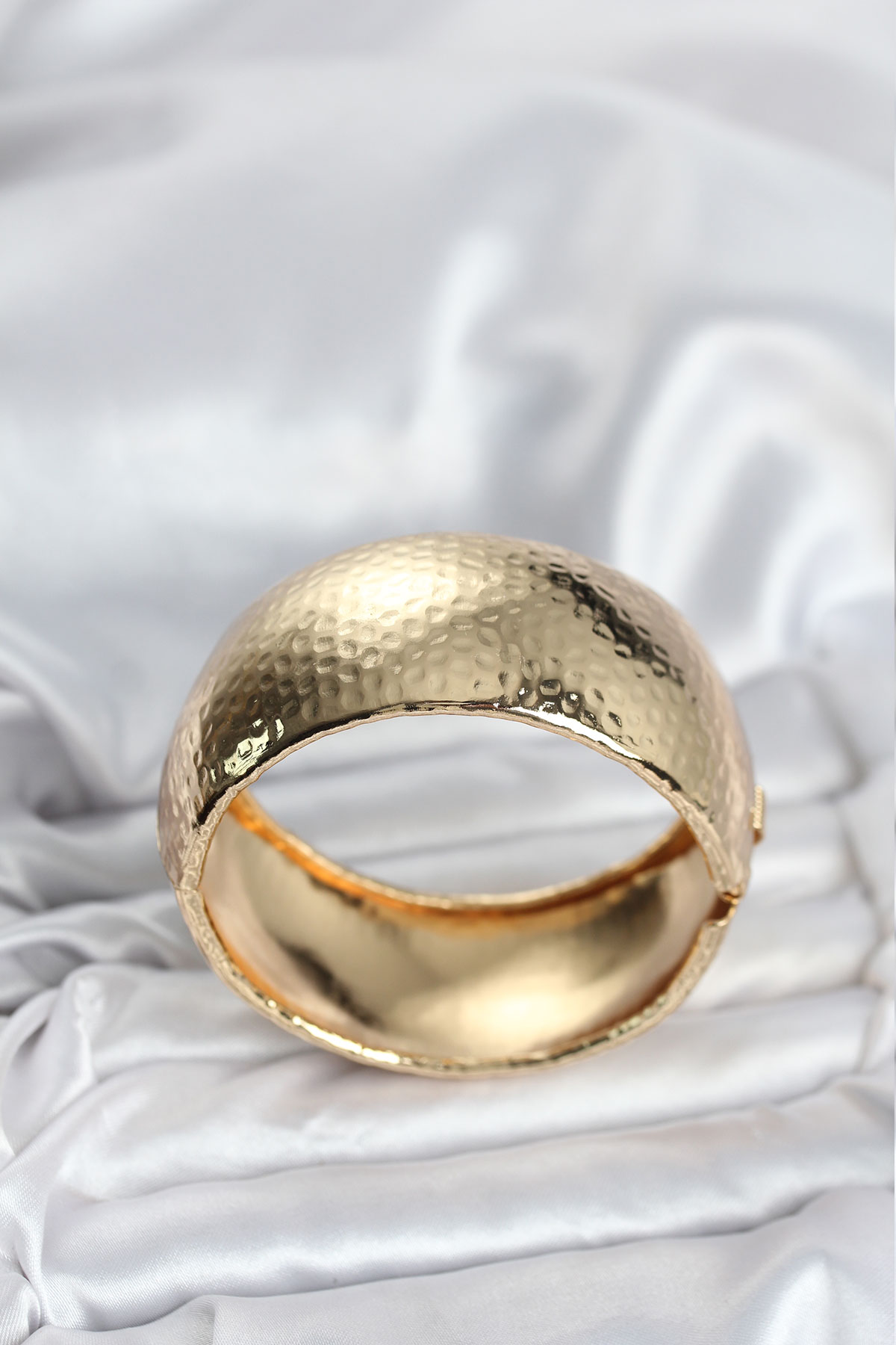 Pirinç Gold Renk Bombeli Vintage Kadın Bileklik