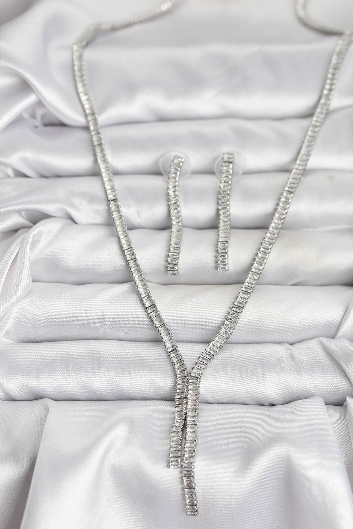 Gümüş Renk Baget Zirkon Taşlı Kadın Kolye Küpe Set