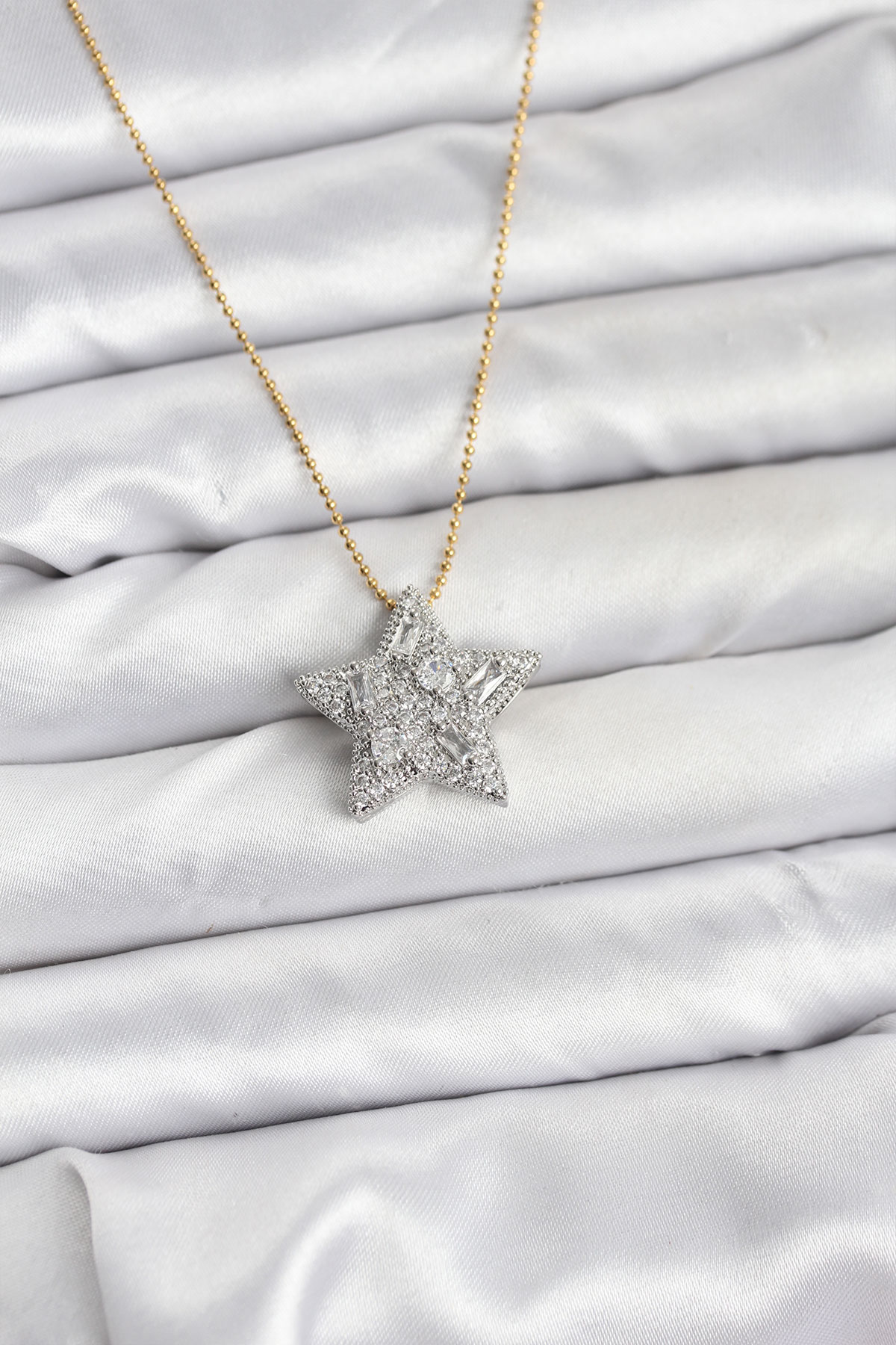 316L Çelik Zincir Gold Renk Zincirli Gümüş Yıldız Model Kadın Kolye