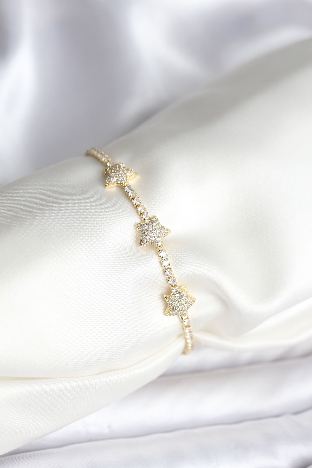 Yıldız Model Zirkon Taşlı Gold Renk Pirinç Su Yolu Kadın Bileklik