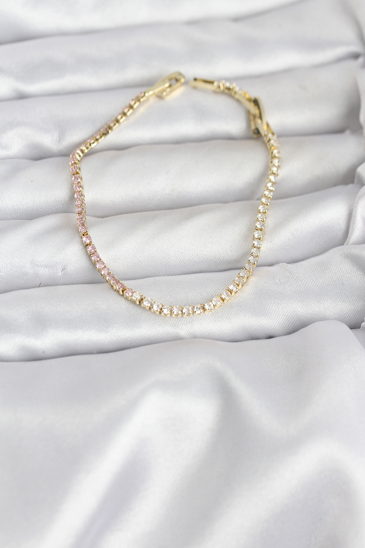 Pembe ve Beyaz Zirkon Taşlı Gold Renk Su Yolu Kadın Bileklik