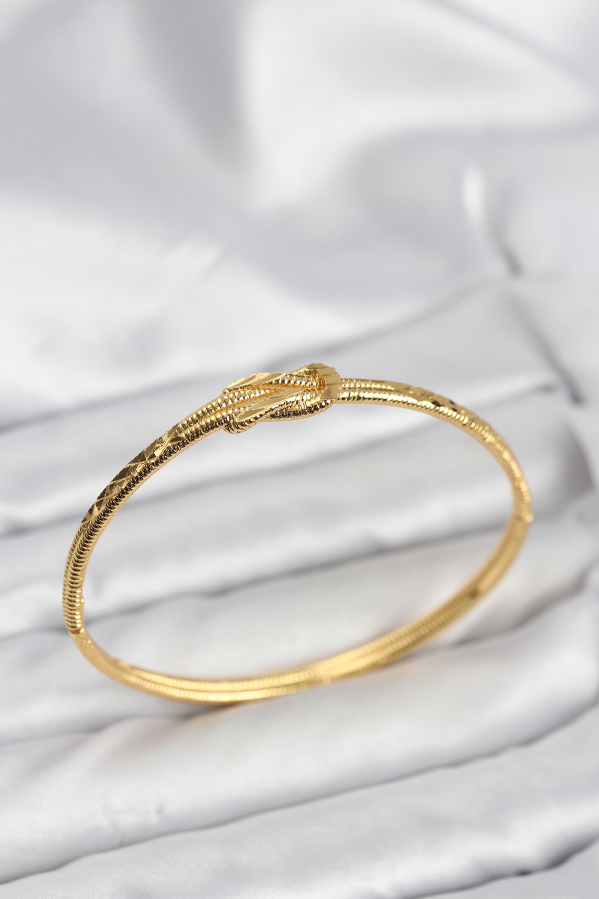 Pirinç Gold Renk Düğüm Model Kadın Kelepçe Bileklik