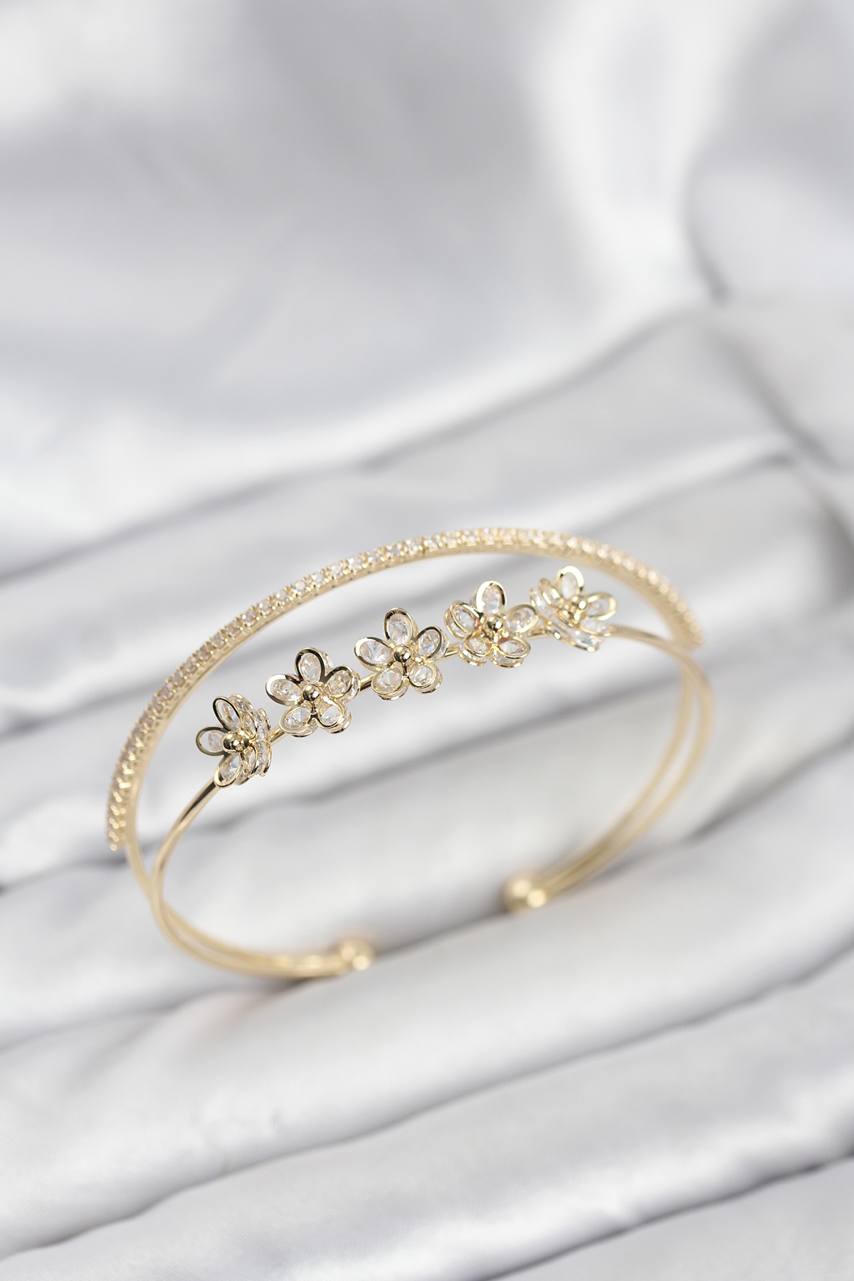 Çiçek Model Pirinç Gold Renk Kadın Bileklik