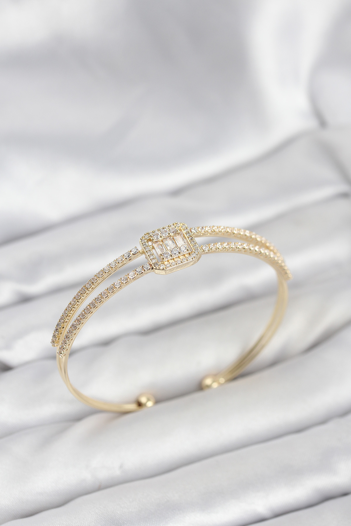 Pirinç Gold Renk Baget Model Kadın Bileklik